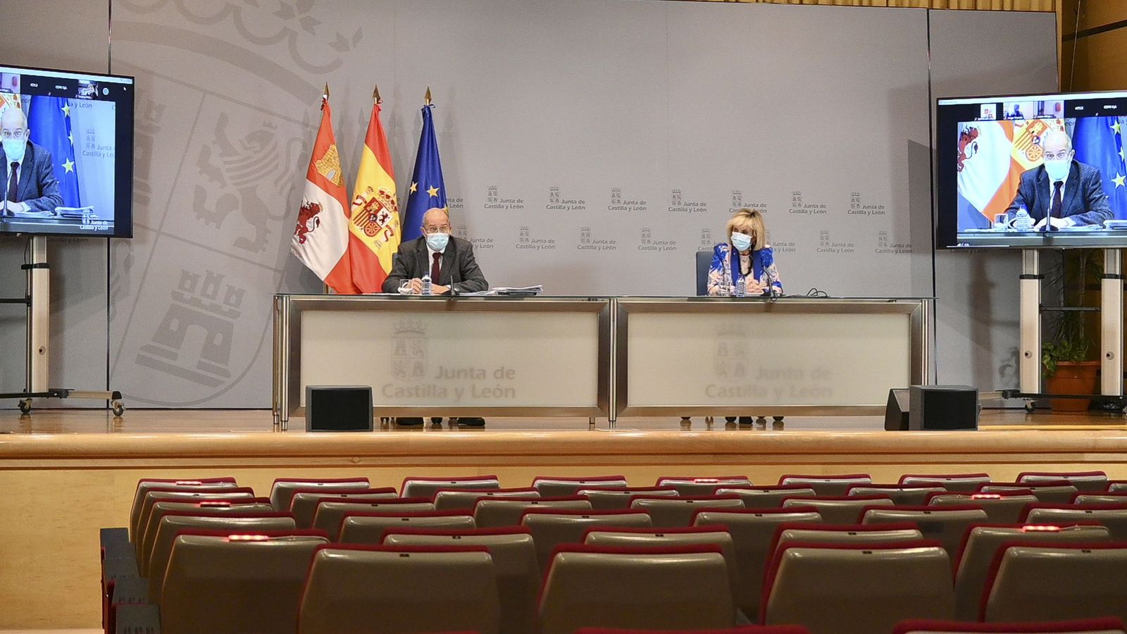 Francisco Igea y Verónica Casado, en la sala de prensa de la Junta de Castilla y León