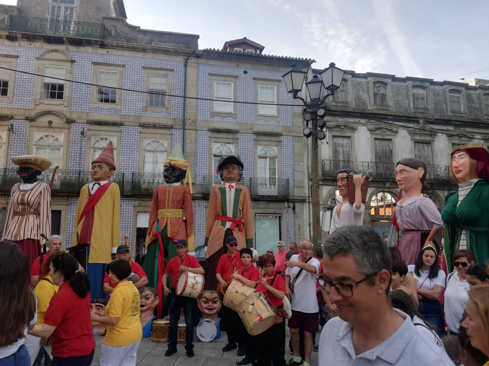 encuentro-cabezudos-y-gigantes-en-braga-portugal-18