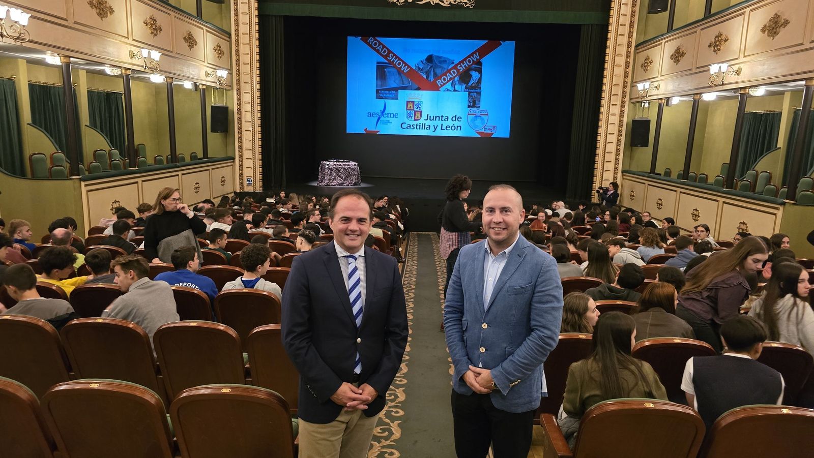 El concejal de Protección Ciudadana y Tráfico, Ángel Molina, asiste a la actividad escolar de concienciación sobre seguridad vial de Aesleme