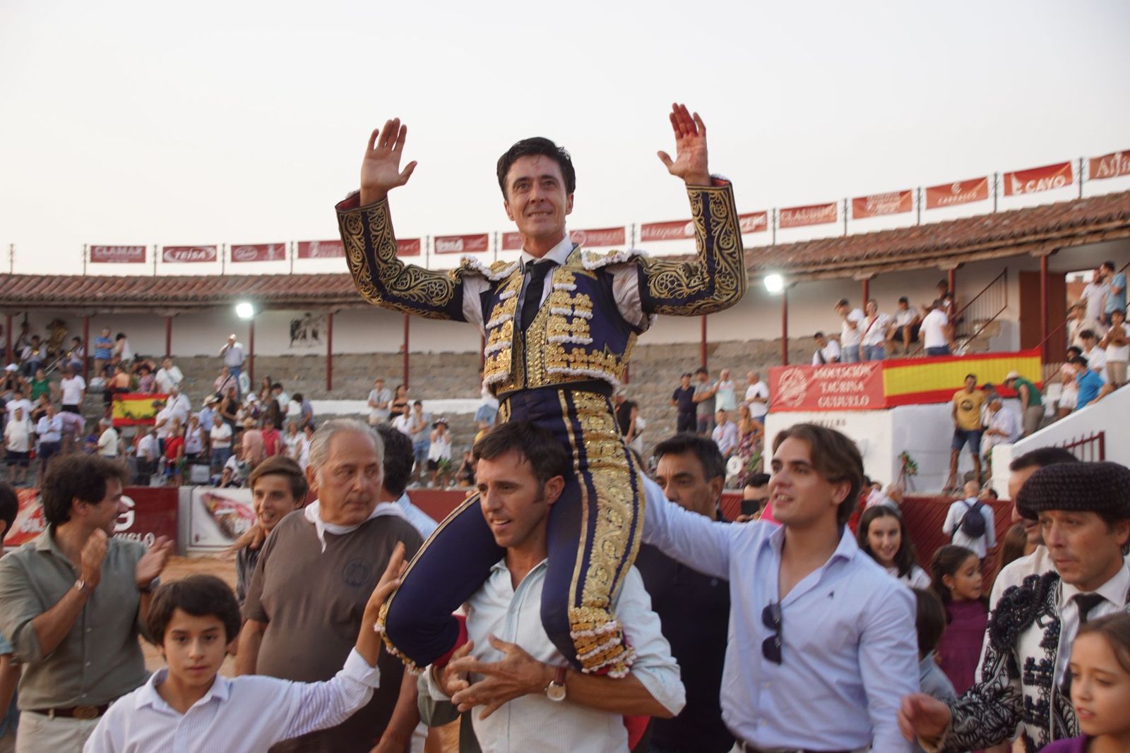 En imágenes la despedida de los ruedos de El Capea en Guijuelo