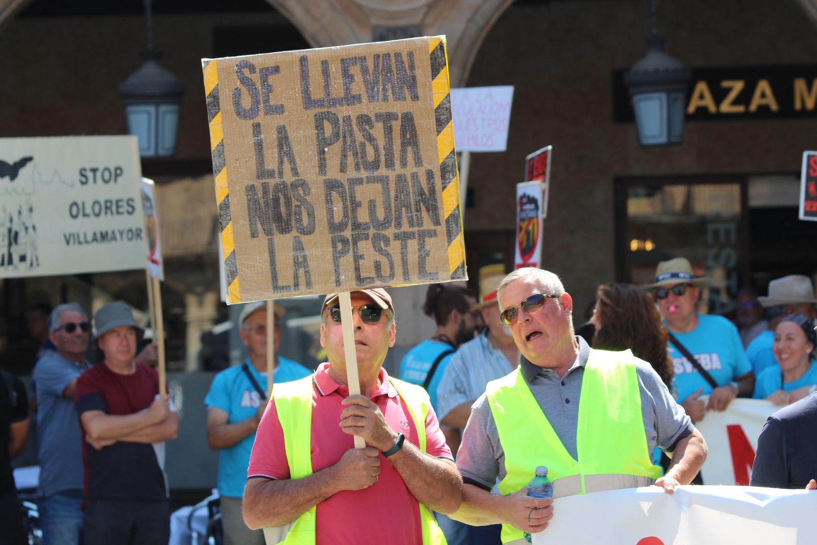 Manifestación Biogás en la Plaza Mayor de Salamanca
