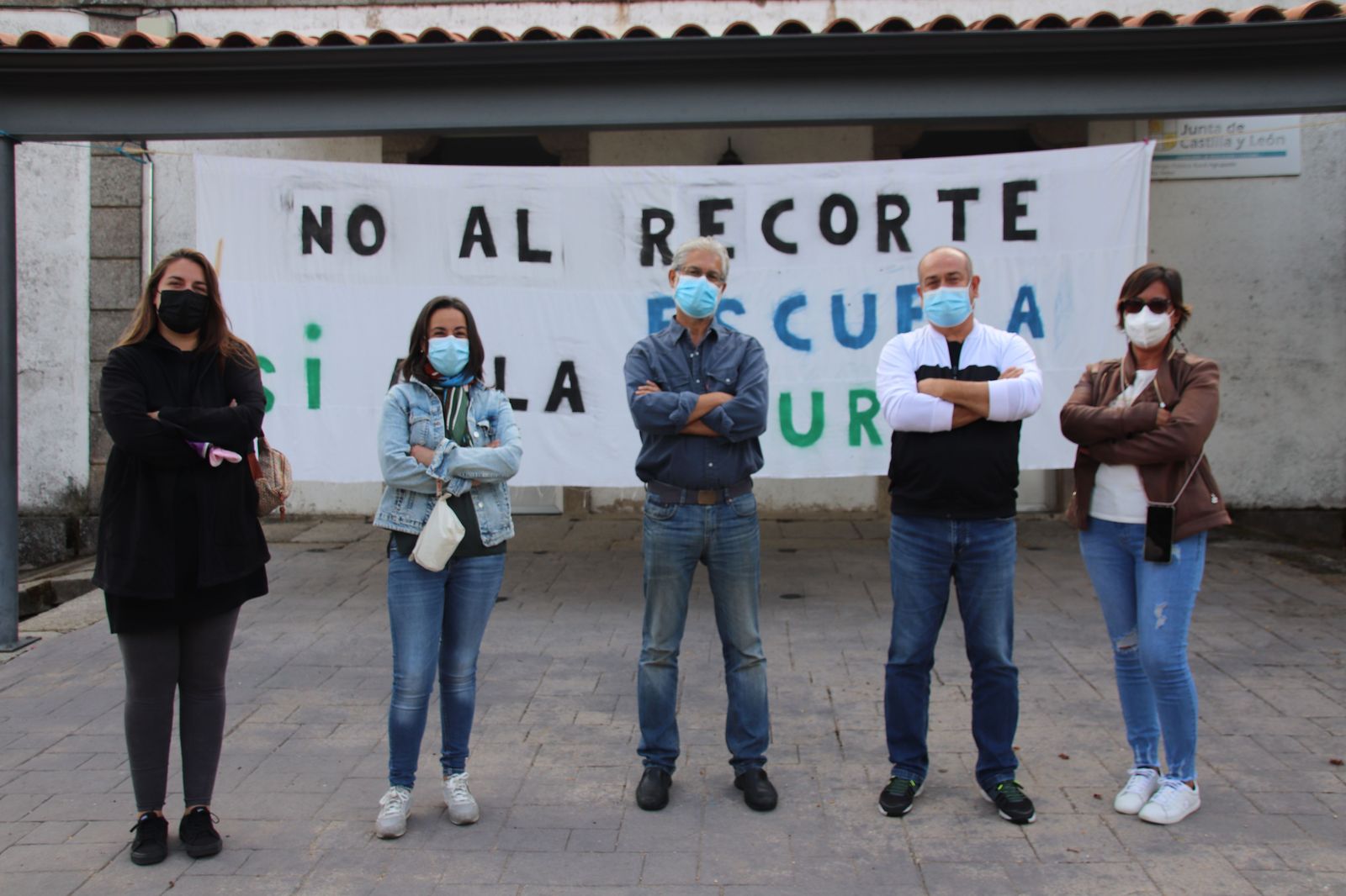 Padres y madres del CRA Río Yeltes de Villavieja de Yeltes, a las puertas del centro