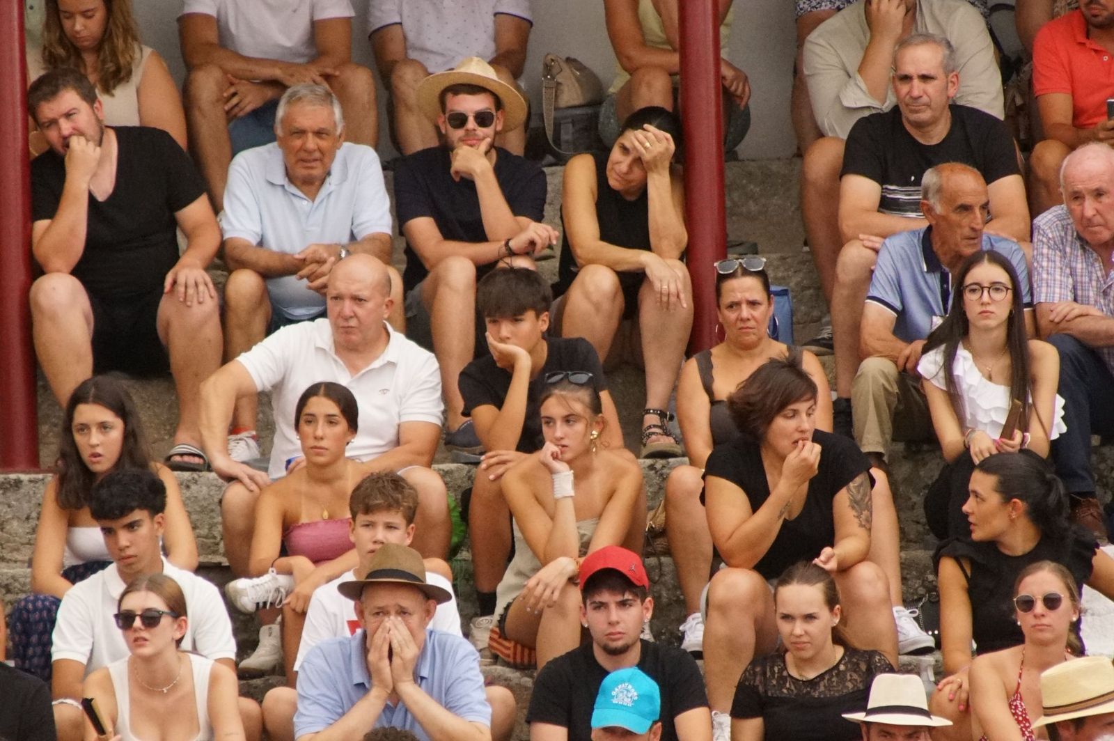 Javier Castaño se despide de Guijuelo y Damián Castaño, su hermano, e Ismael Martín salen a hombros en Guijuelo