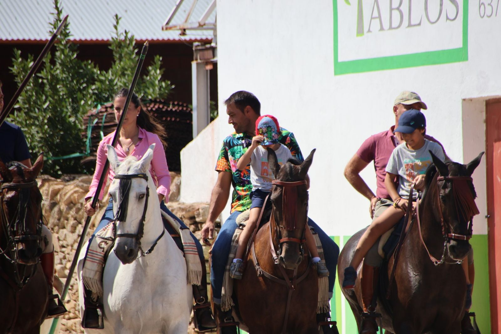 Lumbrales encierro a caballo