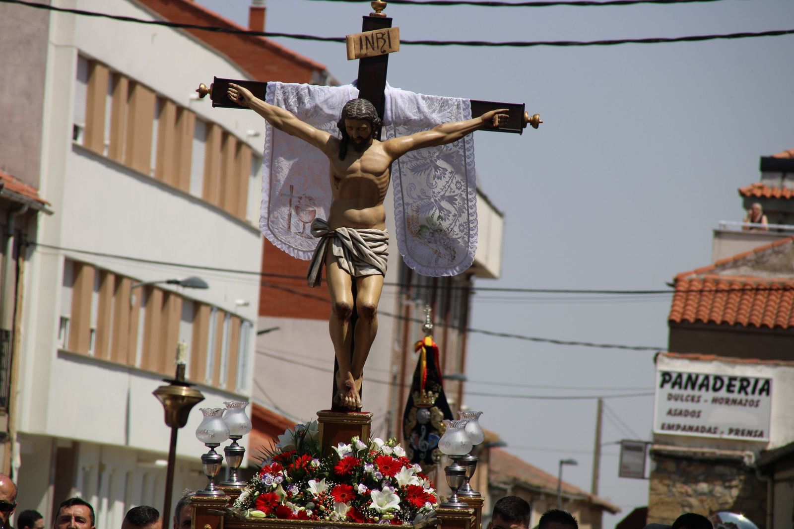 Procesión en honor al Cristo de las Batallas en Castellanos de Moriscos