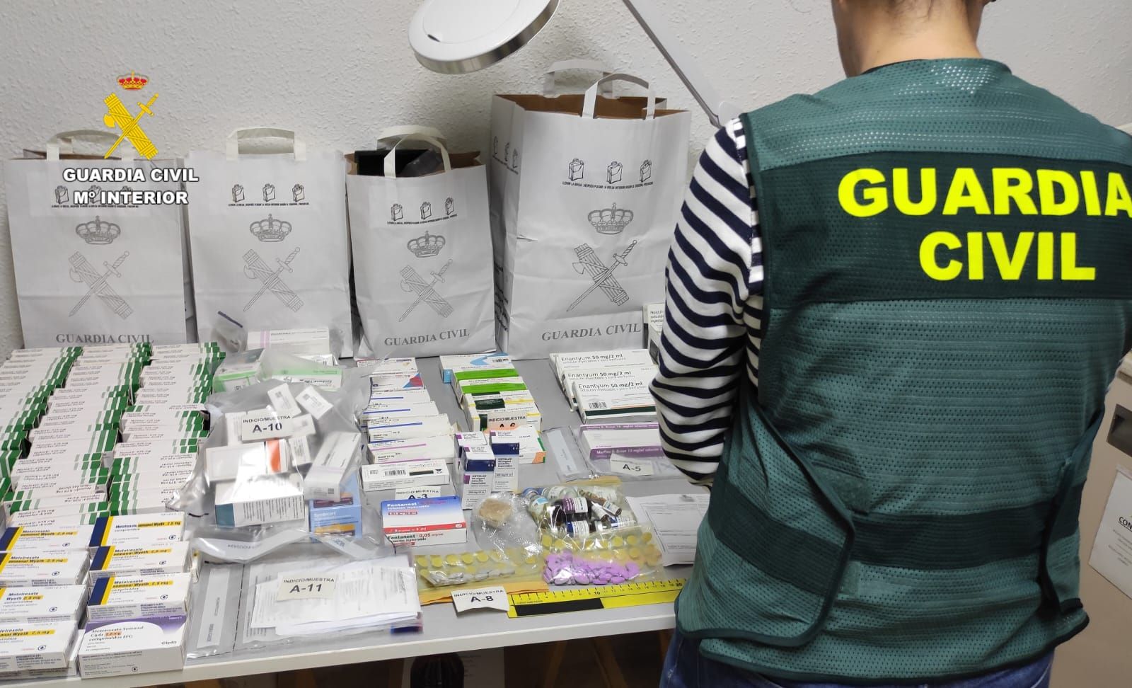 Una operación contra la venta ilegal de medicamentos deja detenidos en Salamanca