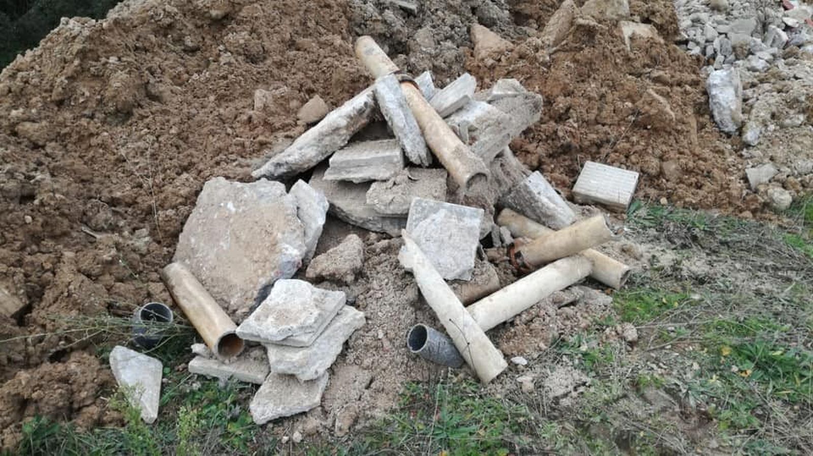 Escombreras en Terradillos (3)