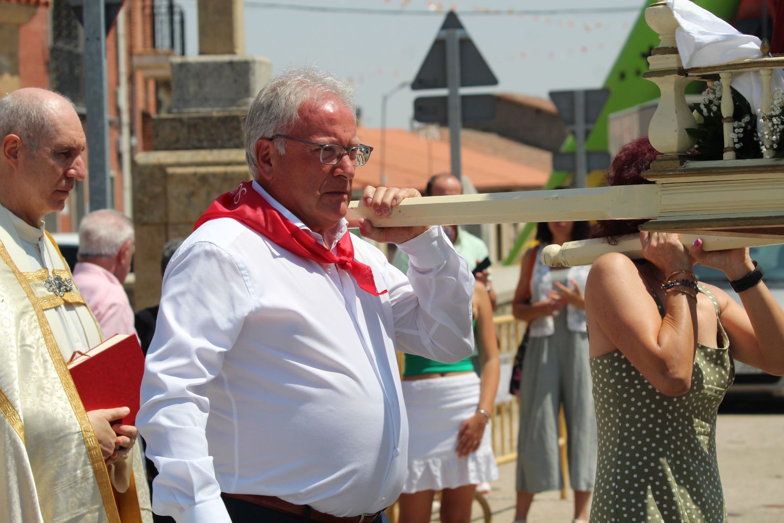 Moriscos. Procesión acompañada por la Agrupación Musical Virgen de la Vega