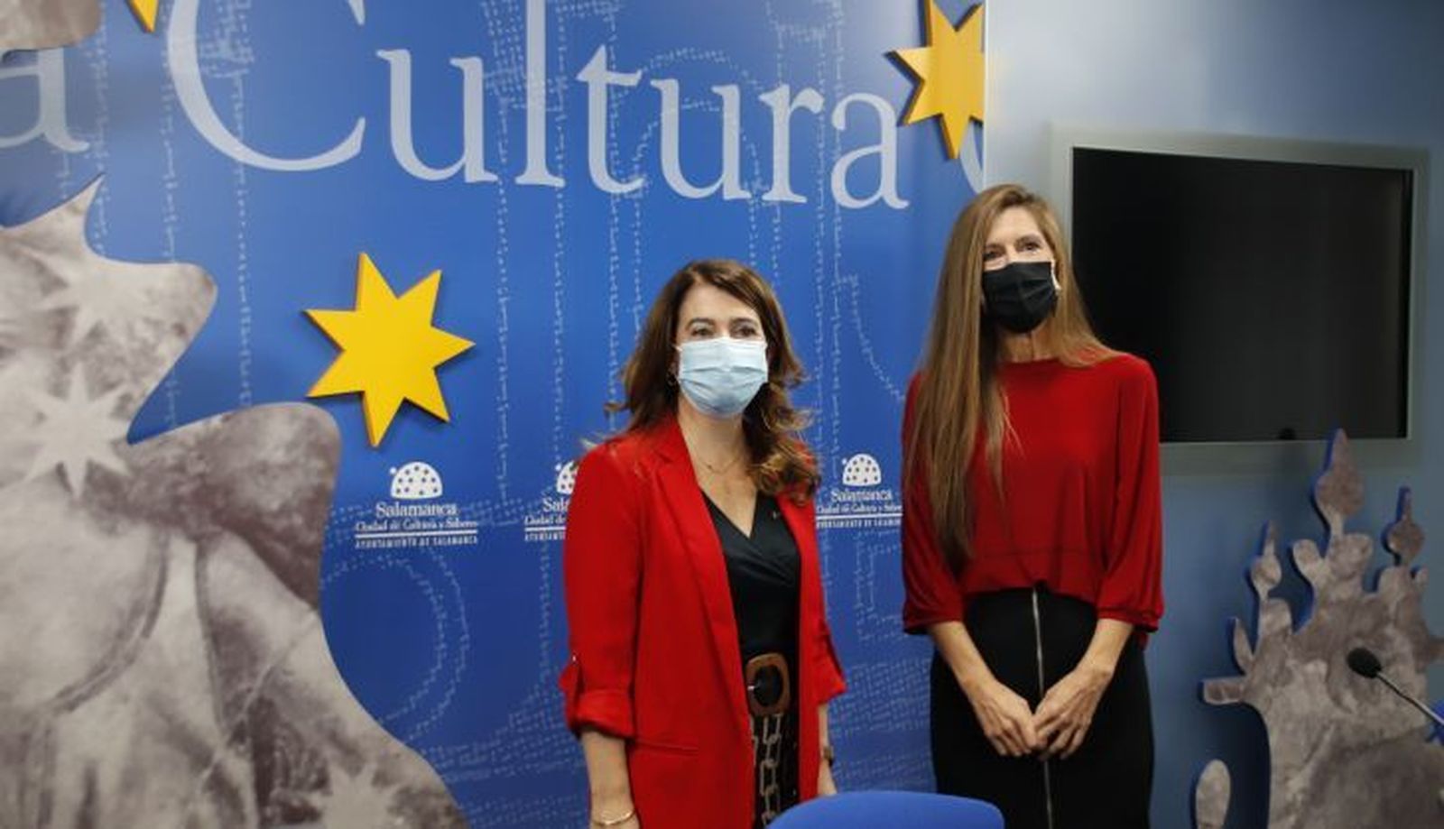 Mª Victoria Bermejo y Cuca Gonzalo en la presentación del certamen de villancicos