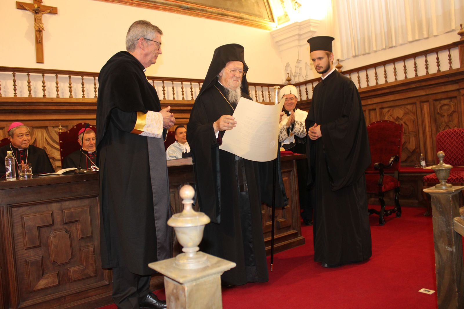 investidura-como-doctor-honoris-causa-de-la-universidad-pontific-56