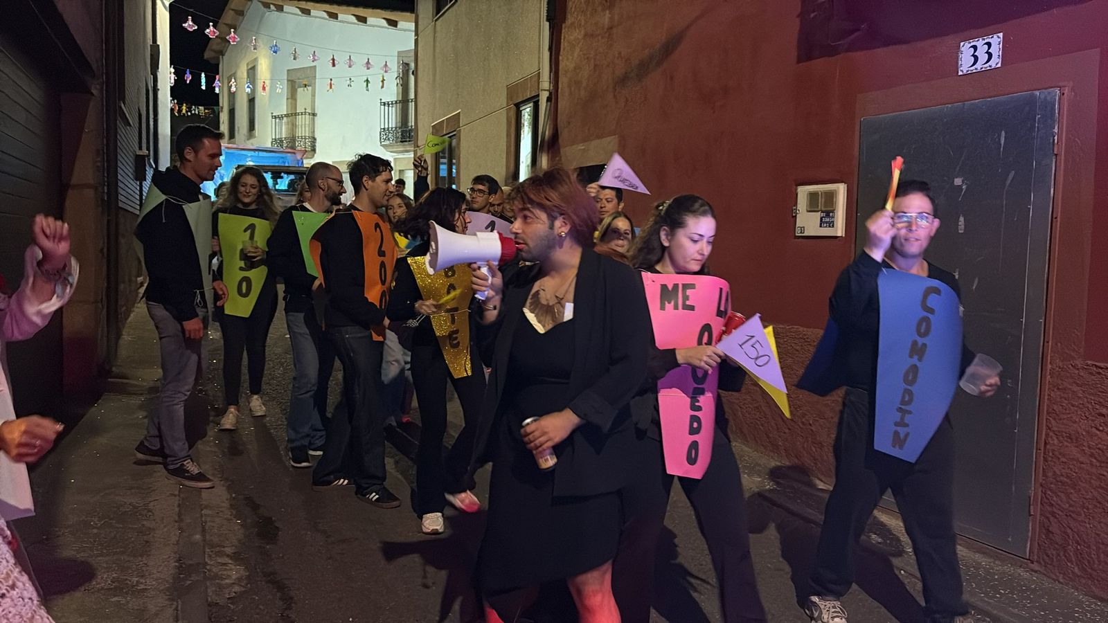 Desfile de carrozas en Pereña