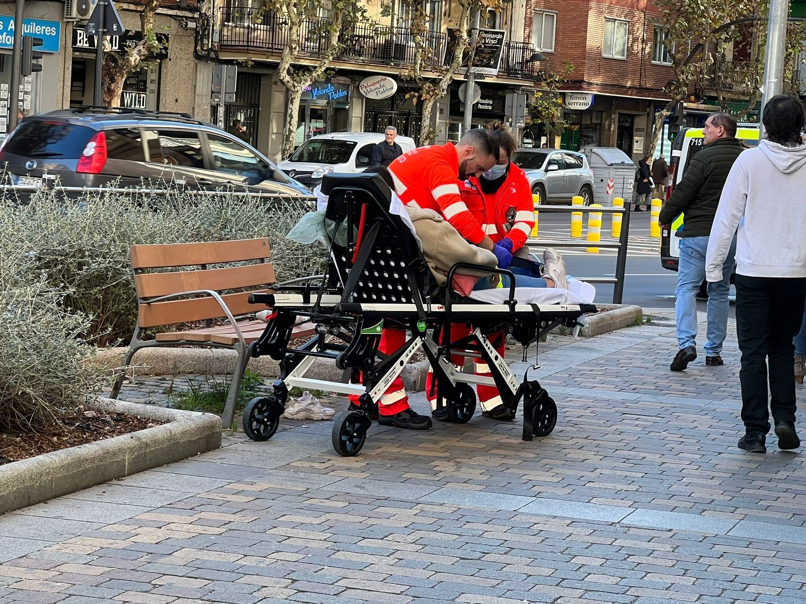 Se da a la fuga tras colisionar con una moto en la Glorieta de la UDS en Salamanca