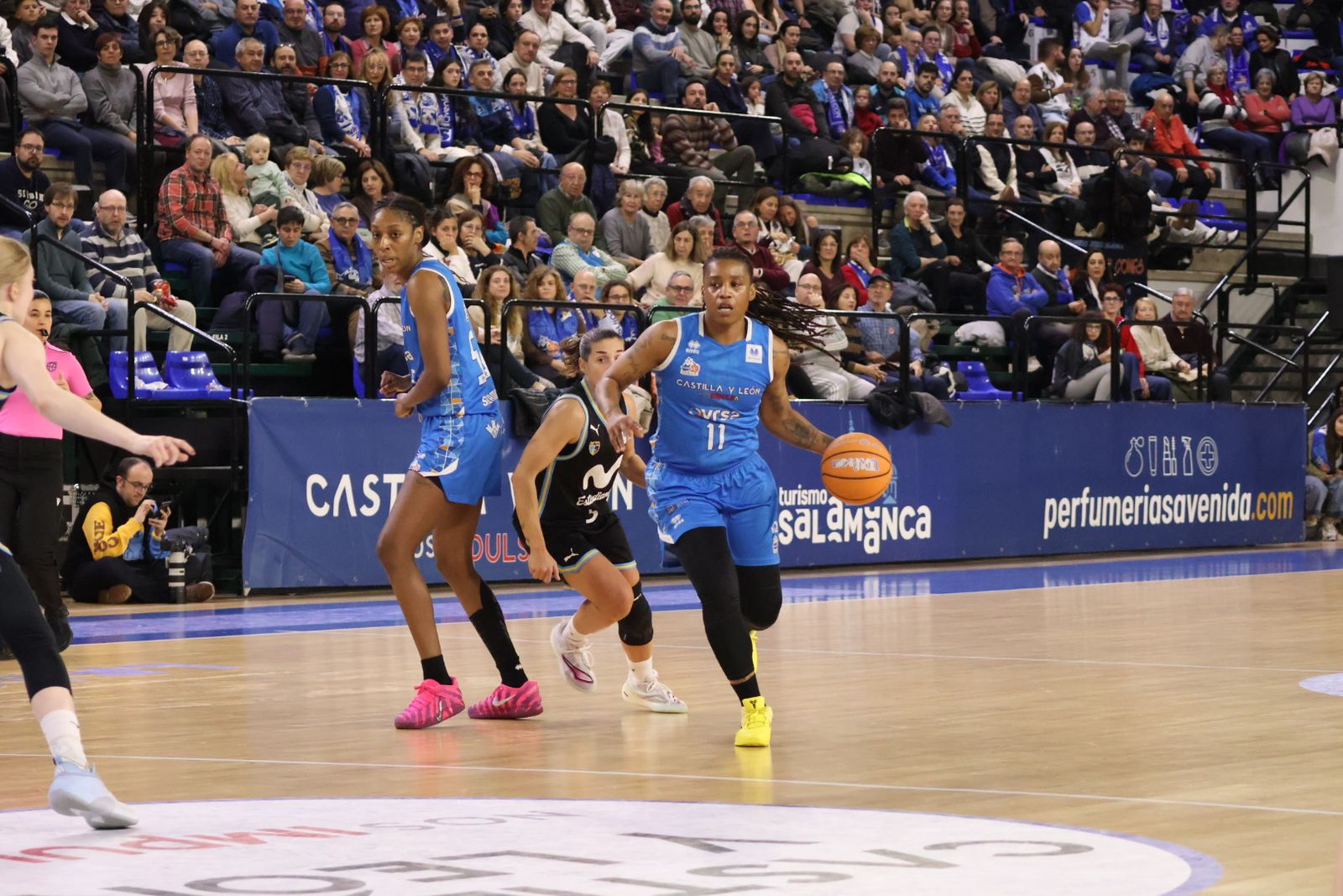 Perfumerías Avenida – Estudiantes