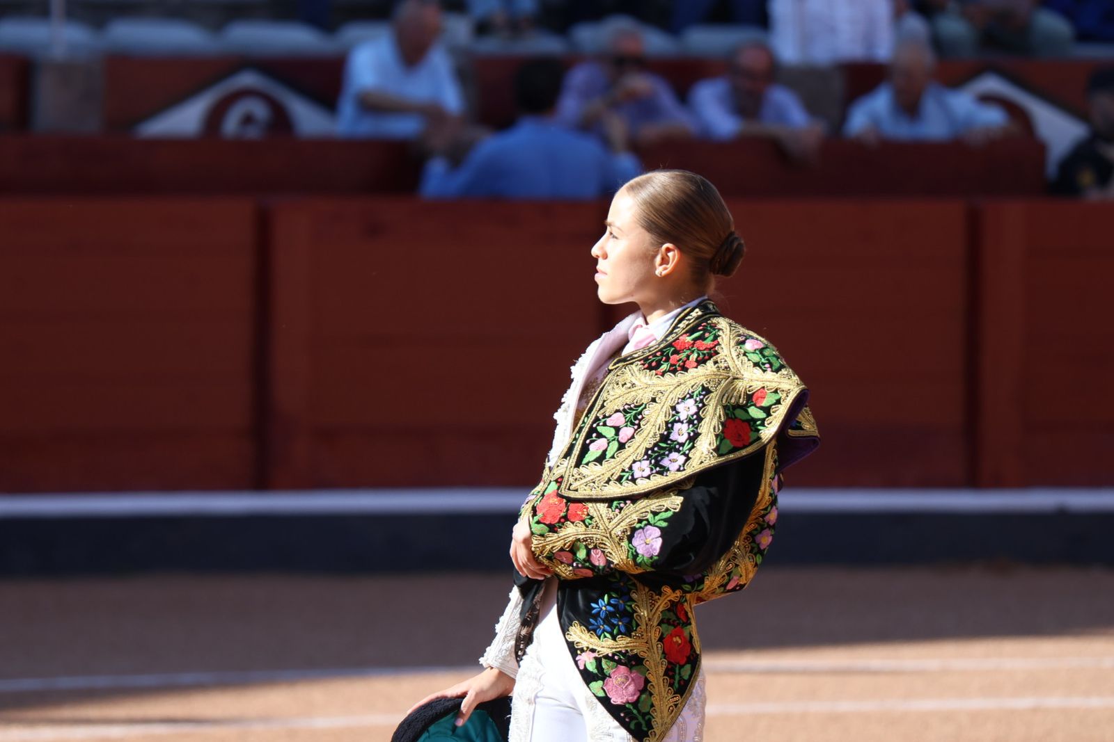 La Glorieta revive el aroma de la feria taurina con el primer festejo: Lea Vicens, Raquel Martín y Olga Casado