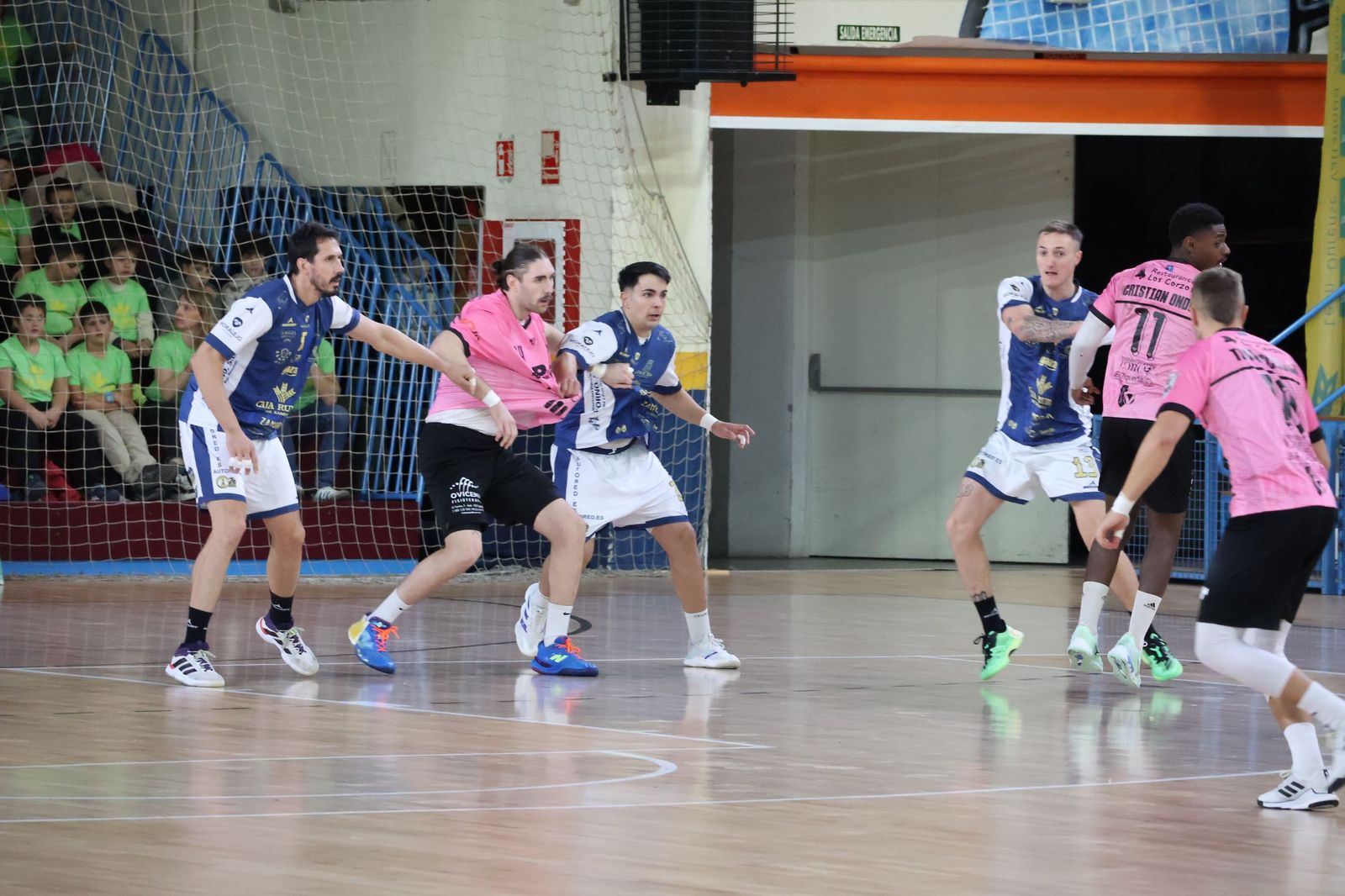 GALERÍA | El BM Zamora se juega consolidar el liderazgo frente a los asturianos del Auto-Center Principado Vetusta