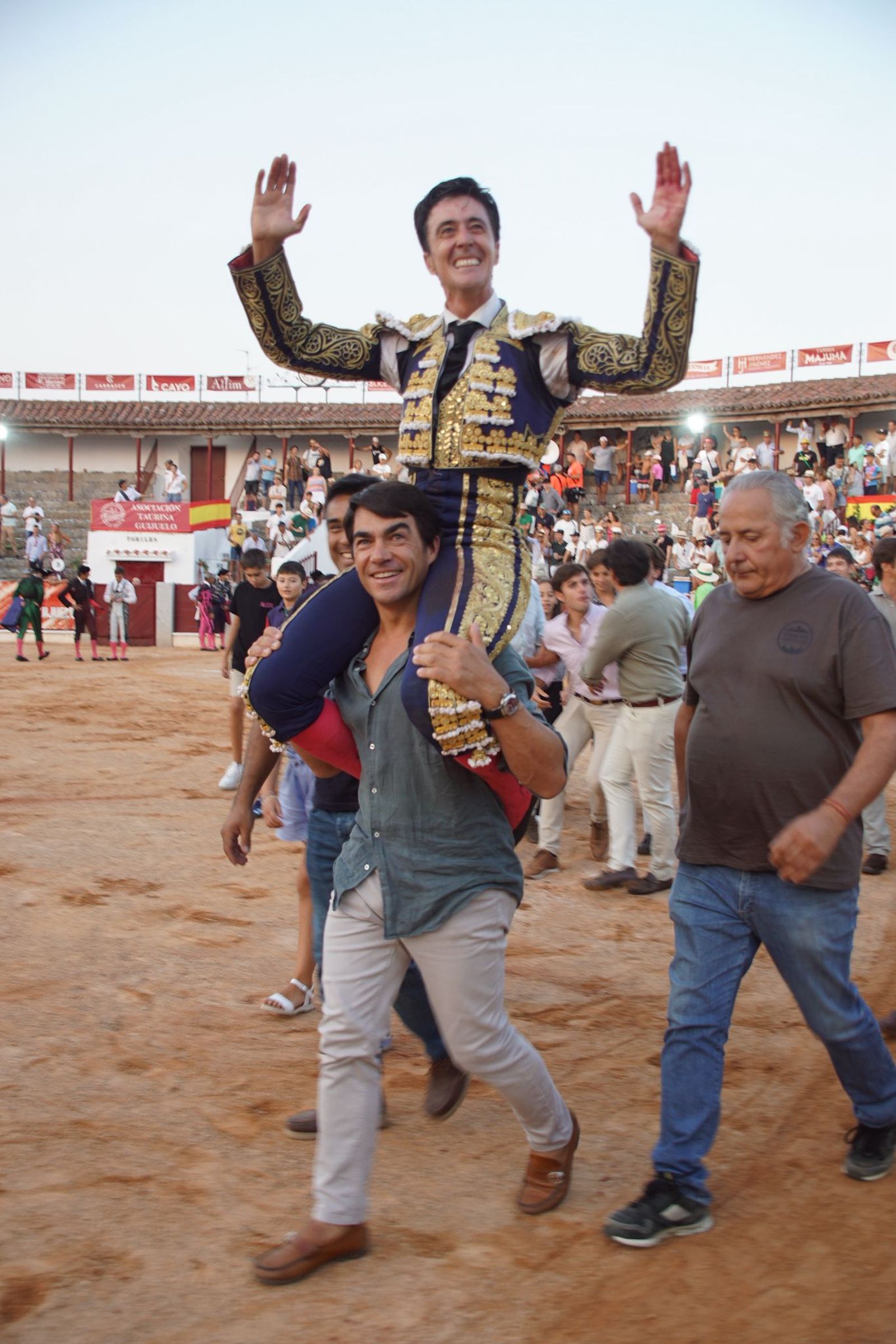 En imágenes la despedida de los ruedos de El Capea en Guijuelo