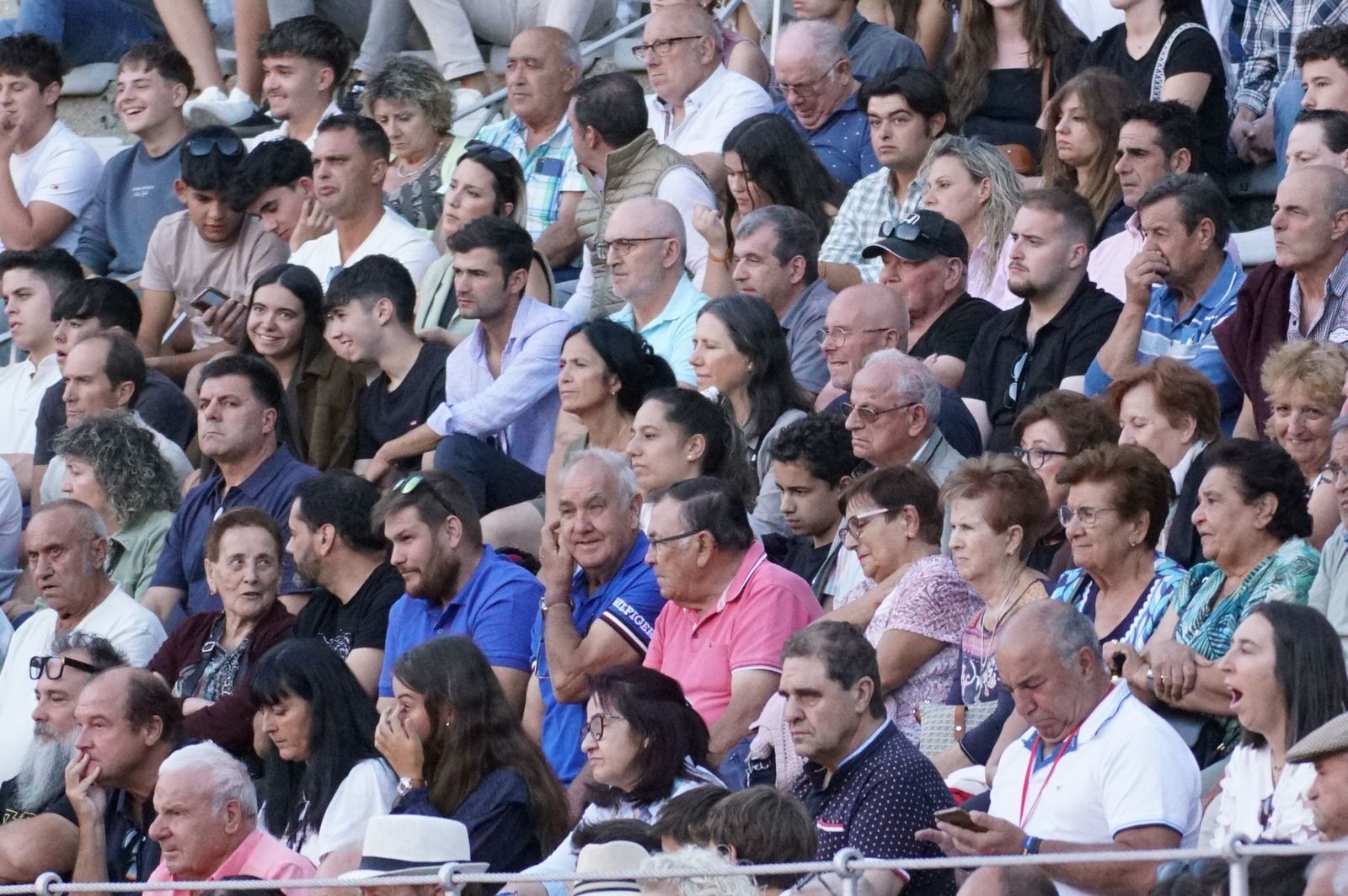 Clase práctica con alumnos de la Escuela de Tauromaquia de Salamanca (Diego Mateos, Noel García y Álvaro Rojo con erales de Esteban Isidro)