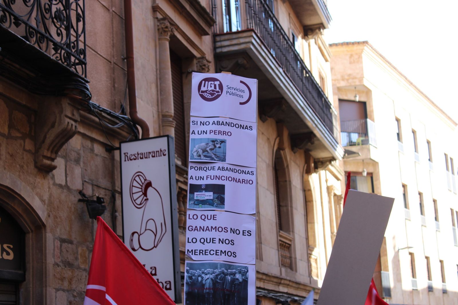 Los sindicatos se movilizan por tercera semana consecutiva para exigir un "salario digno" frente a la Diputación