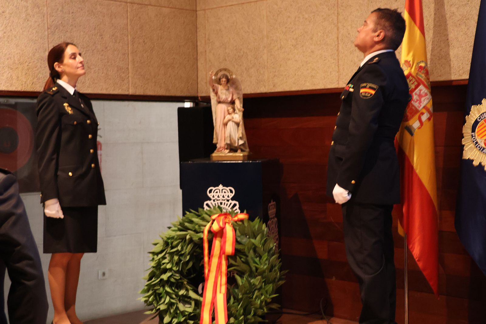 acto-de-homenaje-a-los-policias-nacionales-victimas-del-terrorismo-12