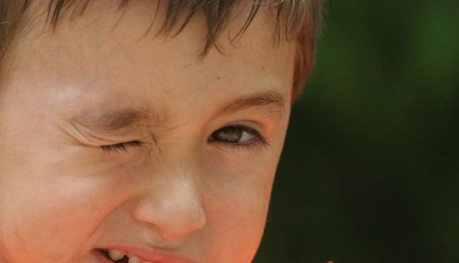 Claves sobre el Síndrome de Tourette, un trastorno de tics crónicos que debuta en la edad pediátrica