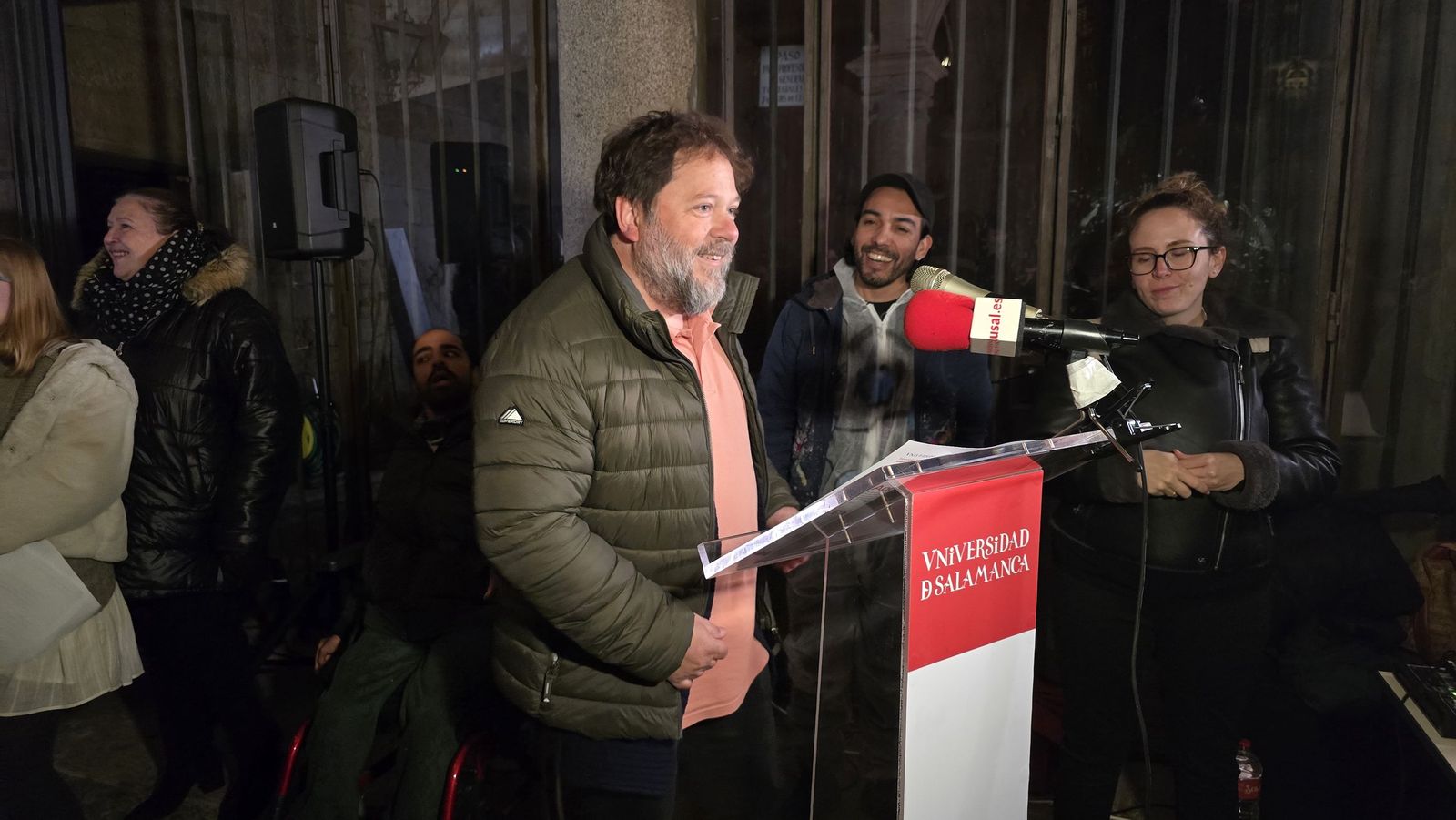 Día Internacional y Europeo de las Personas con Discapacidad con un acto especial que combina luz, arte urbano, música y participación comunitaria, con el objetivo de visibilizar la diversidad y reivindicar una sociedad más inclusiva.