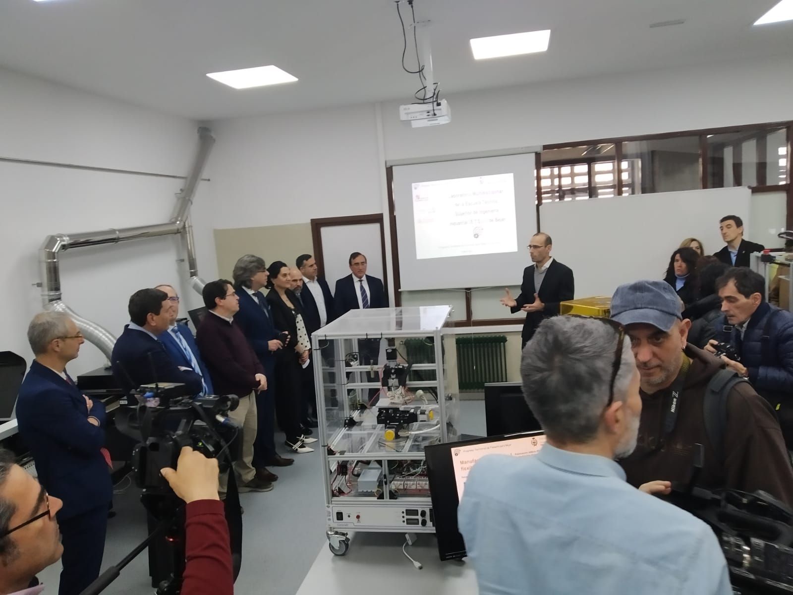 inauguracion-de-los-laboratorios-de-reindustrializacion-de-la-escuela-tecnica-superior-de-ingenieria-industrial-de-bejar-4