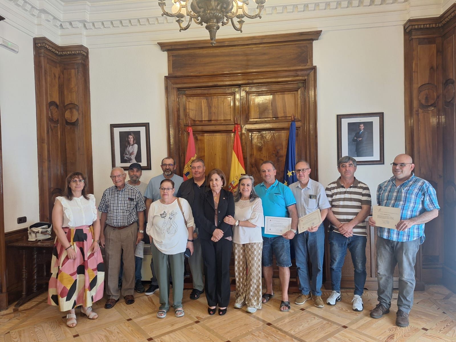 Radioaficionados salmantinos distinguidos por su compromiso con la Red Nacional de Radio de Emergencias Radioaficionados salmantinos distinguidos por su compromiso con la Red Nacional de Radio de Emergencias