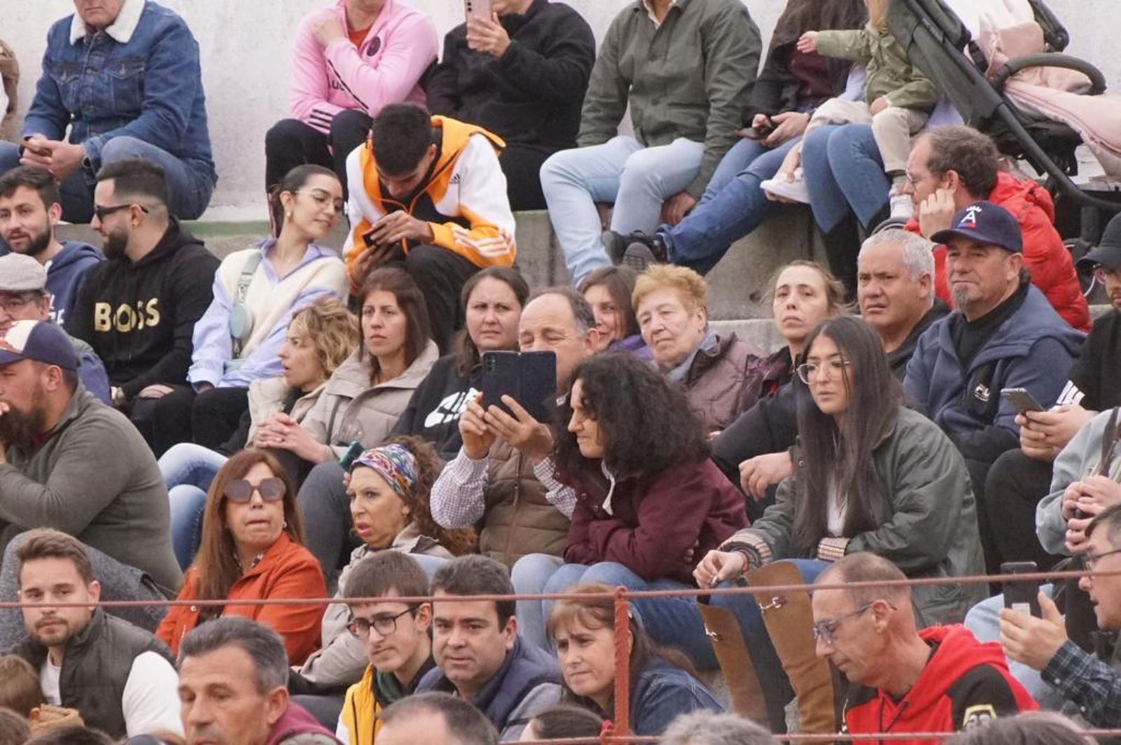 ambiente-y-participacion-durante-el-toro-del-voto-en-villoria-suelta-de-dos-toros-del-cajon-foto-juanes-72