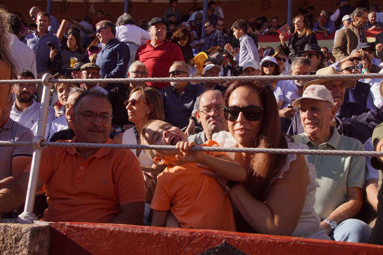 Así ha vivido la afición salmantina el adiós a la feria desde los tendidos: imágenes del ambiente en la corrida concurso