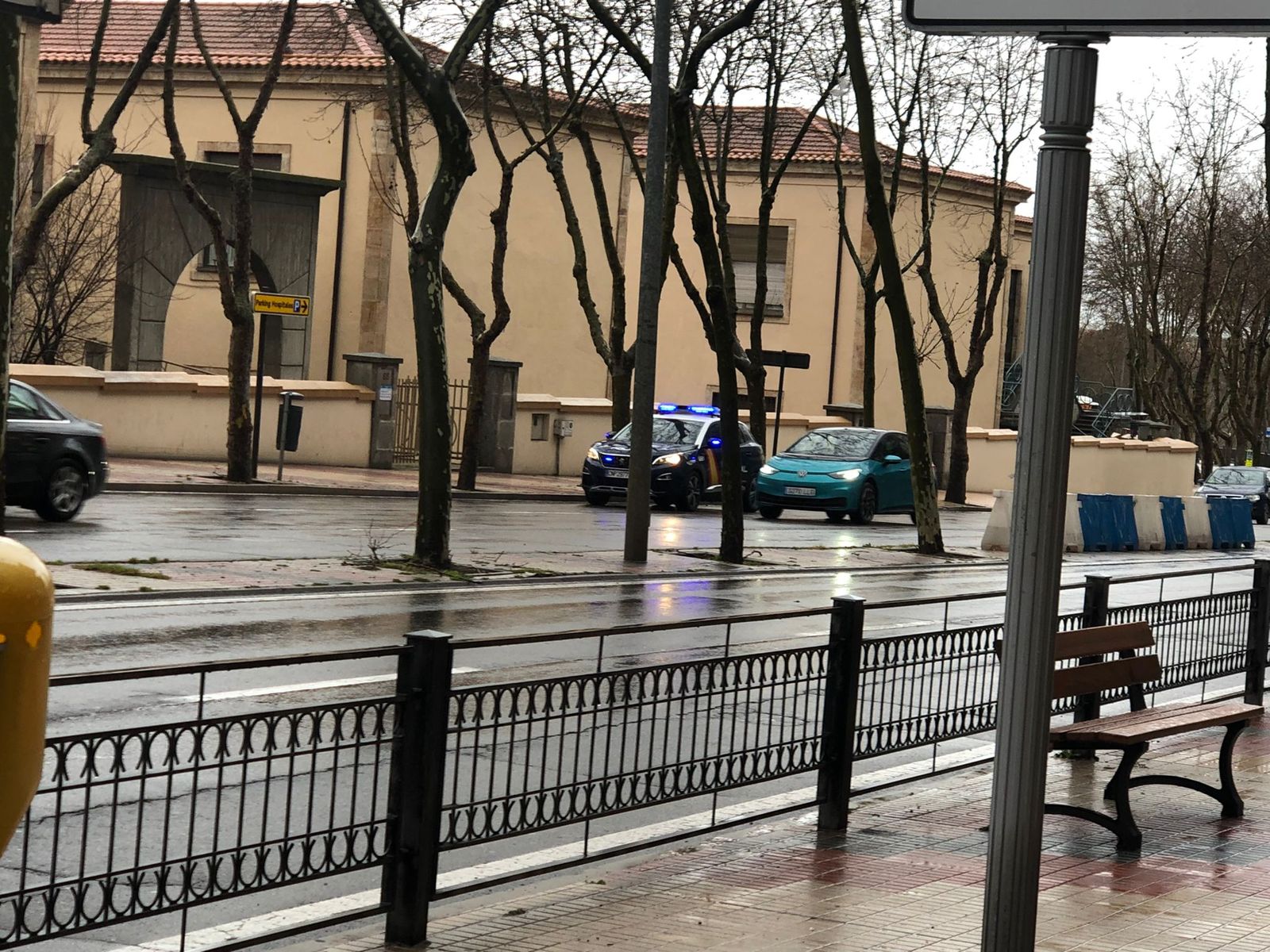 Policía Nacional en el paseo de San Vicente, lugar del suceso