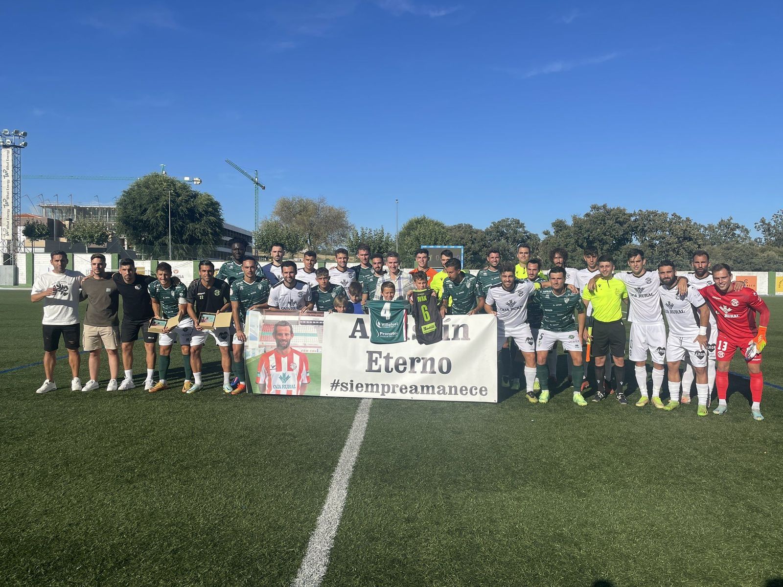 Los equipos posan en esta última edición del Memorial Agustín Villar