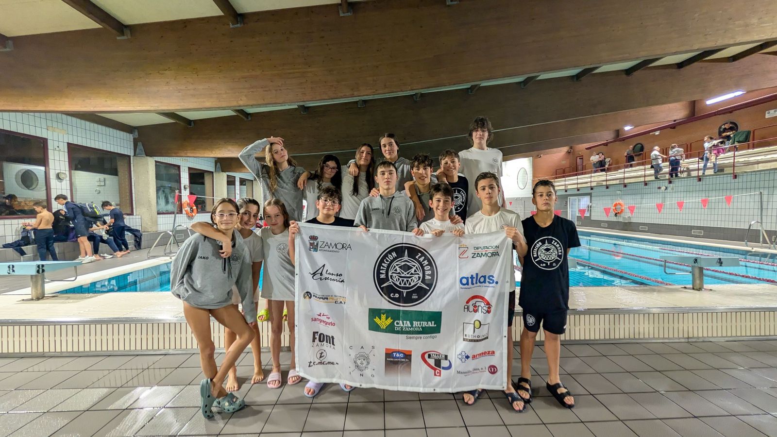 Los jóvenes nadadores del CD Natación Zamora