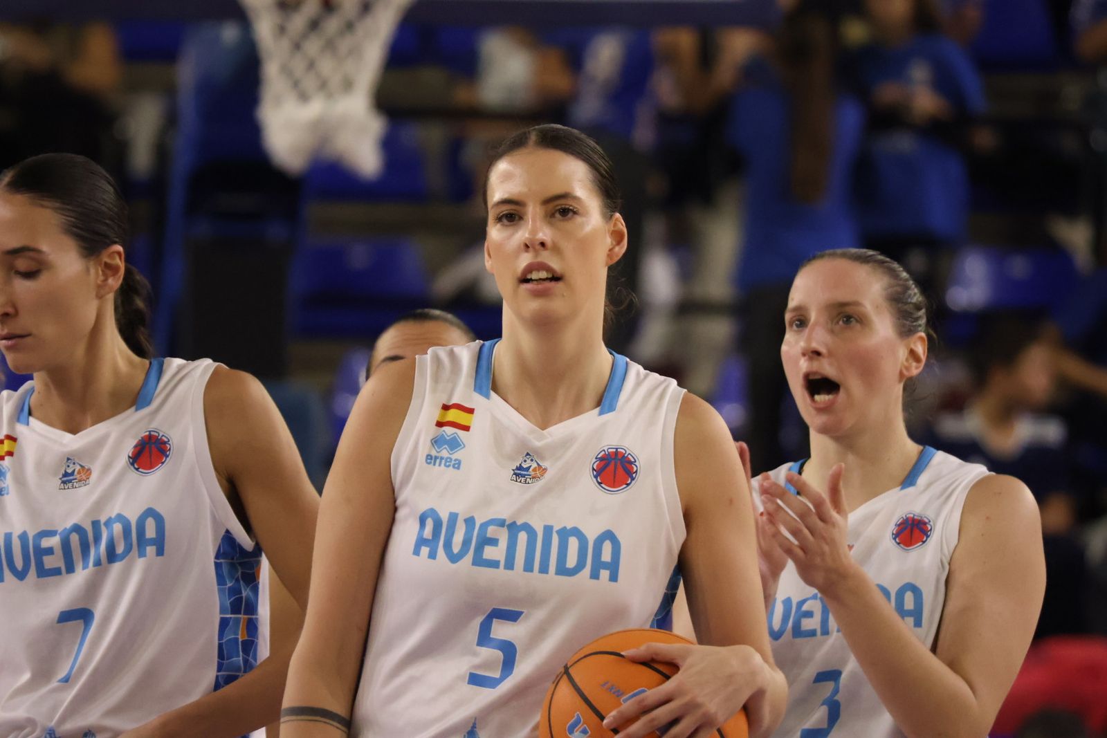 Perfumerías Avenida - Nyon Basket