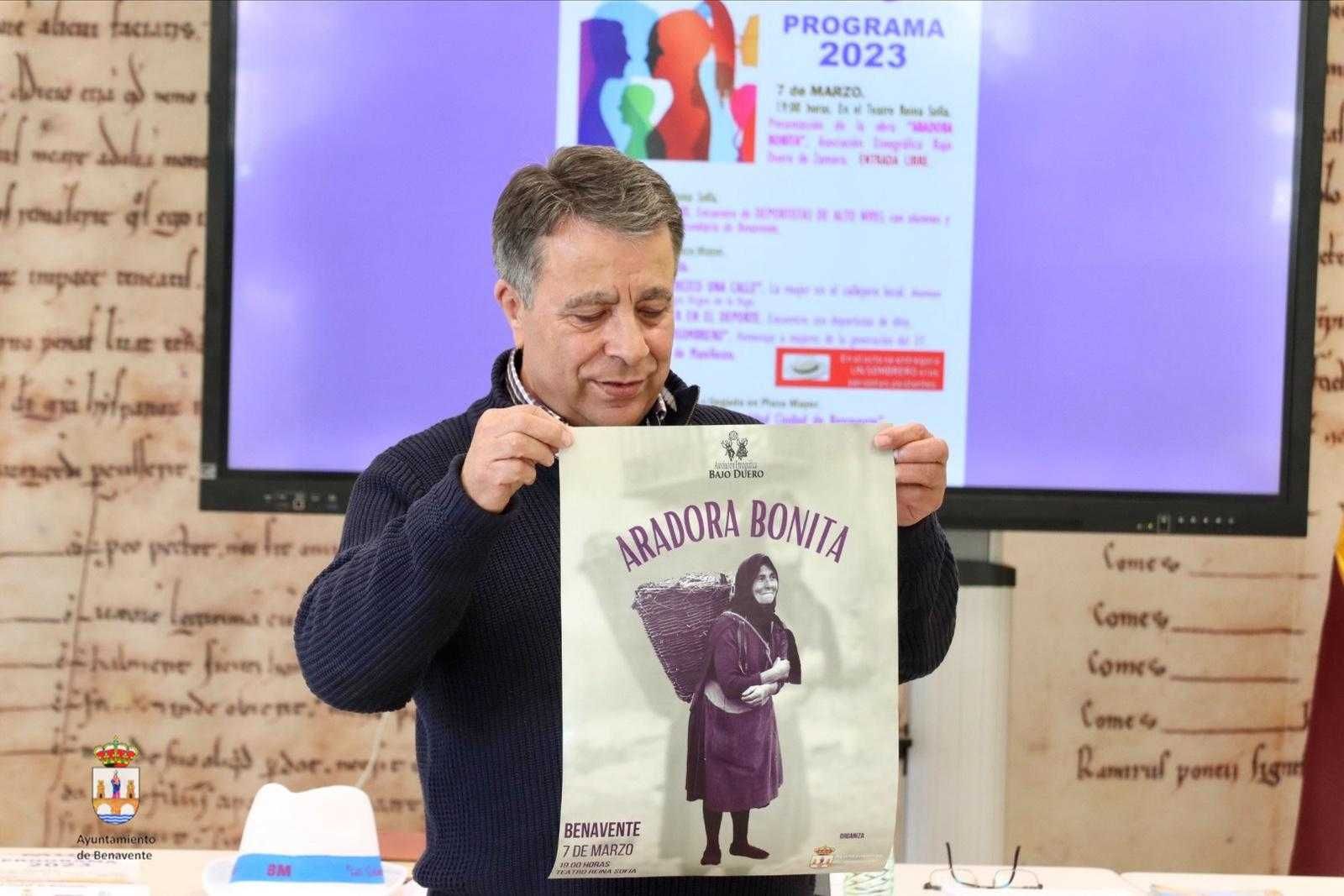 Antonio Vega presenta los actos del 8 M en Benavente