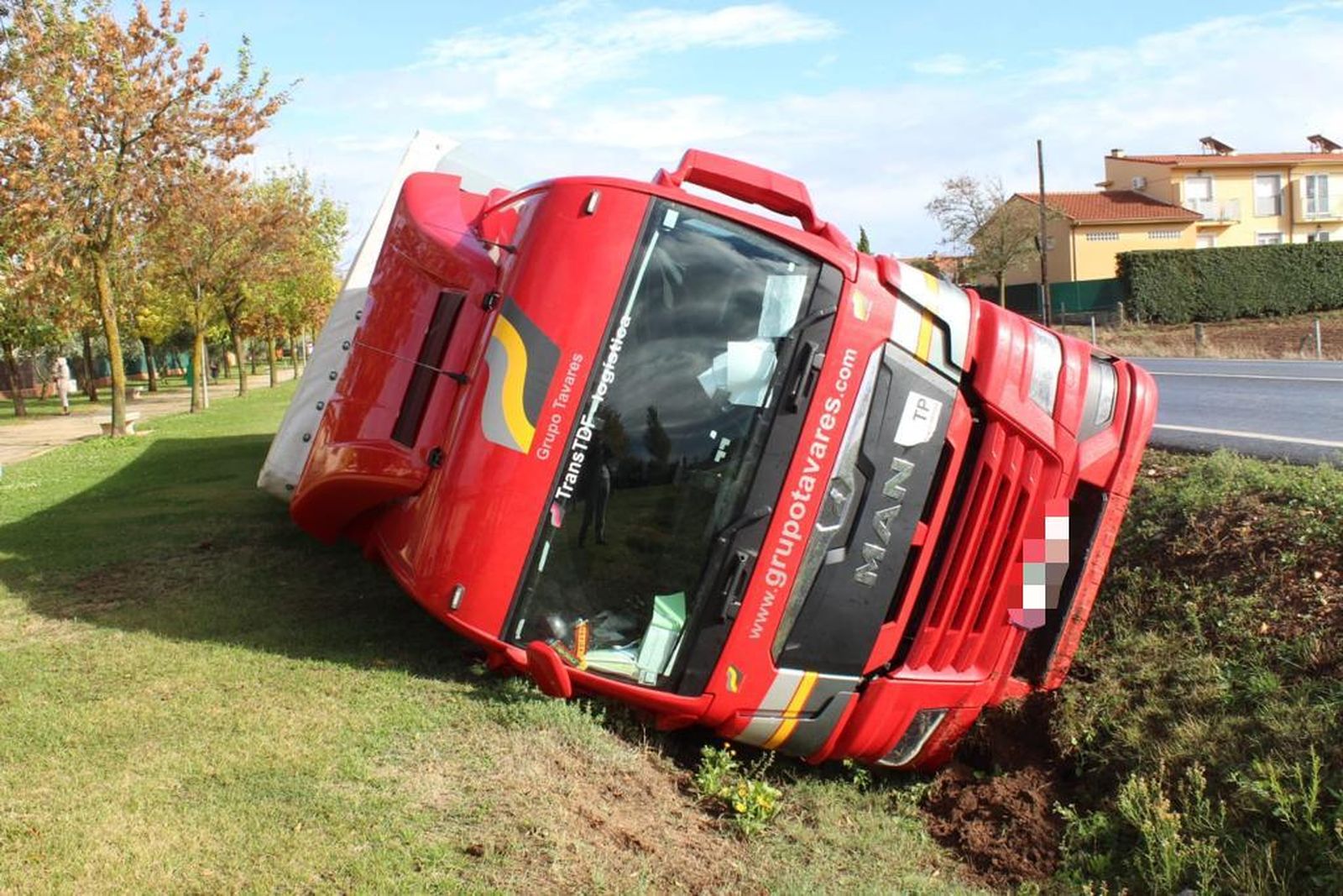 e5c9a851-8216-451f-ba3f-bb2d6605fd4a