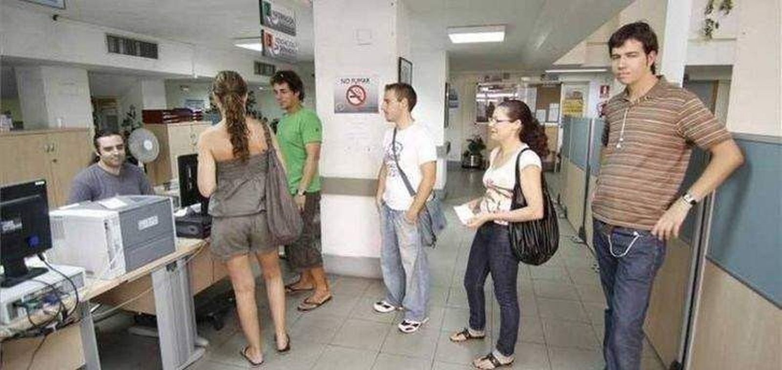 Los jóvenes españoles que buscan empleo, por encima de la media europea