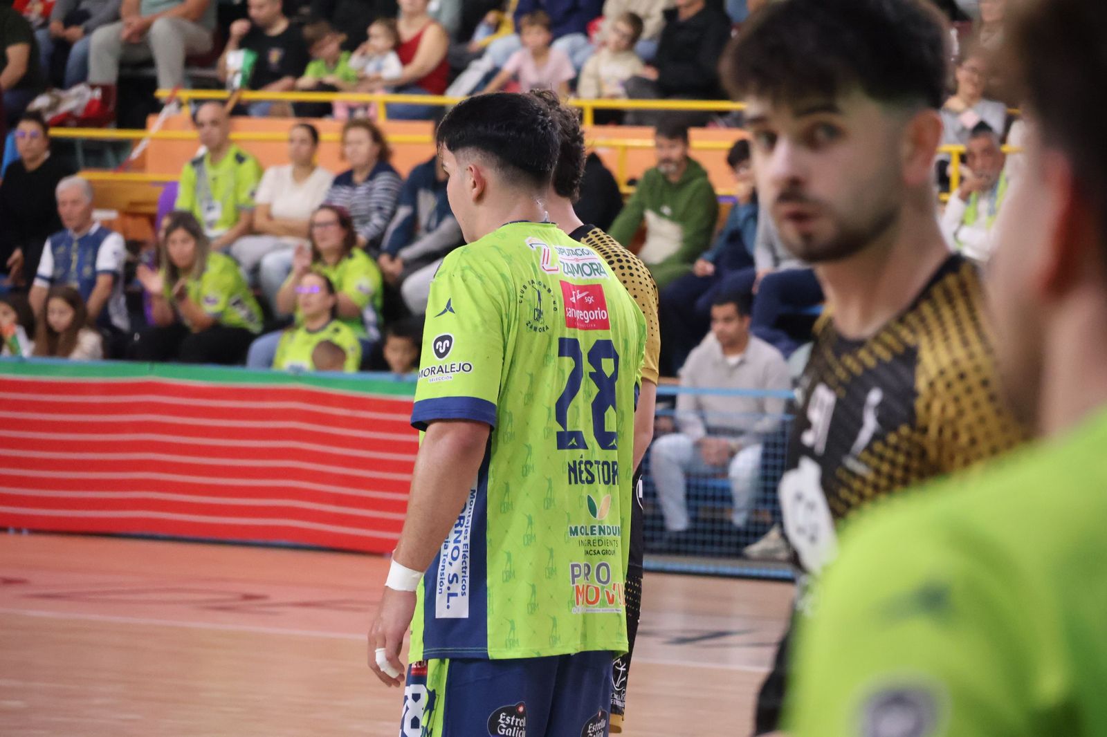 GALERÍA | El BM Zamora recibe en casa al Ciudad de Salamanca en un duelo muy ajustado