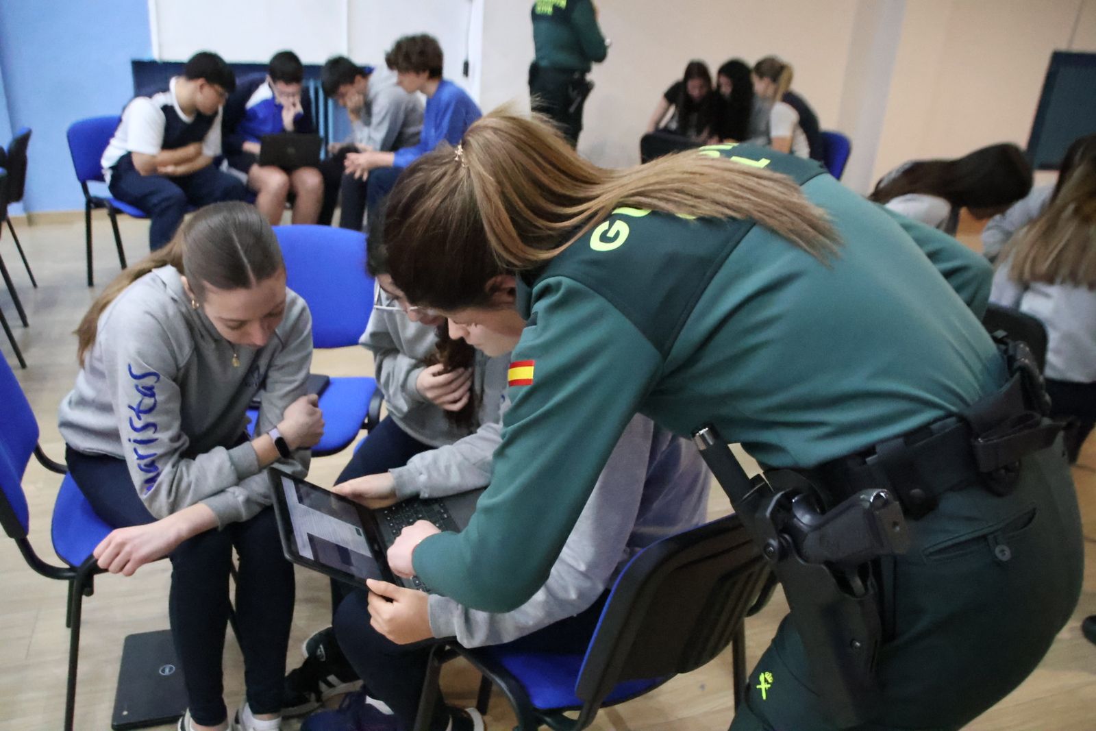 Reportaje ciberliga con Guardia Civil en Maristas