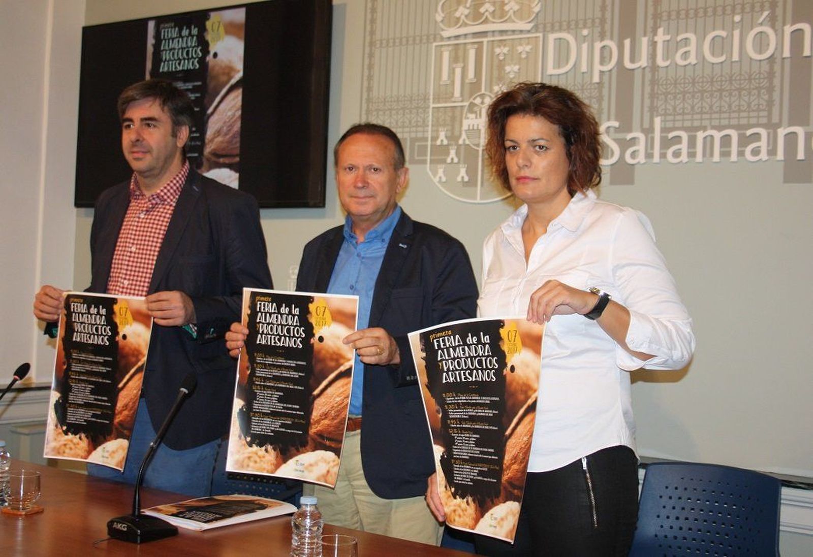 Saucelle acoge su primera feria de la almendra y productos artesanos