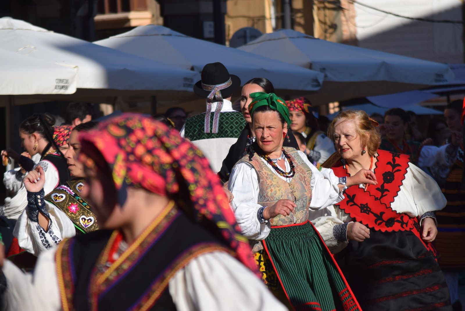 dona-urraca-celebra-en-la-plaza-mayor-el-dia-de-la-danza-12