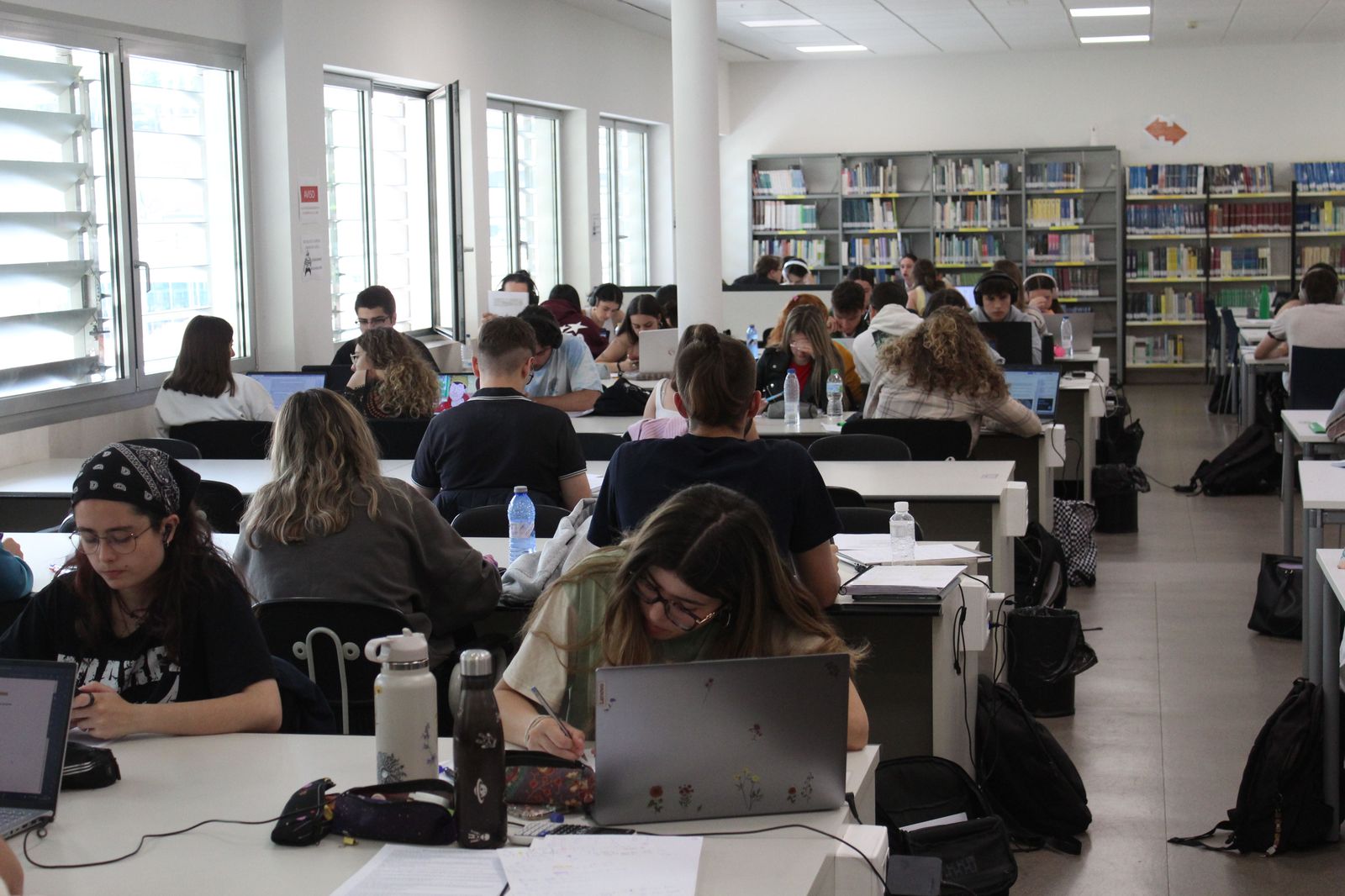 Biblioteca de la facultad de biología. Foto de archivo