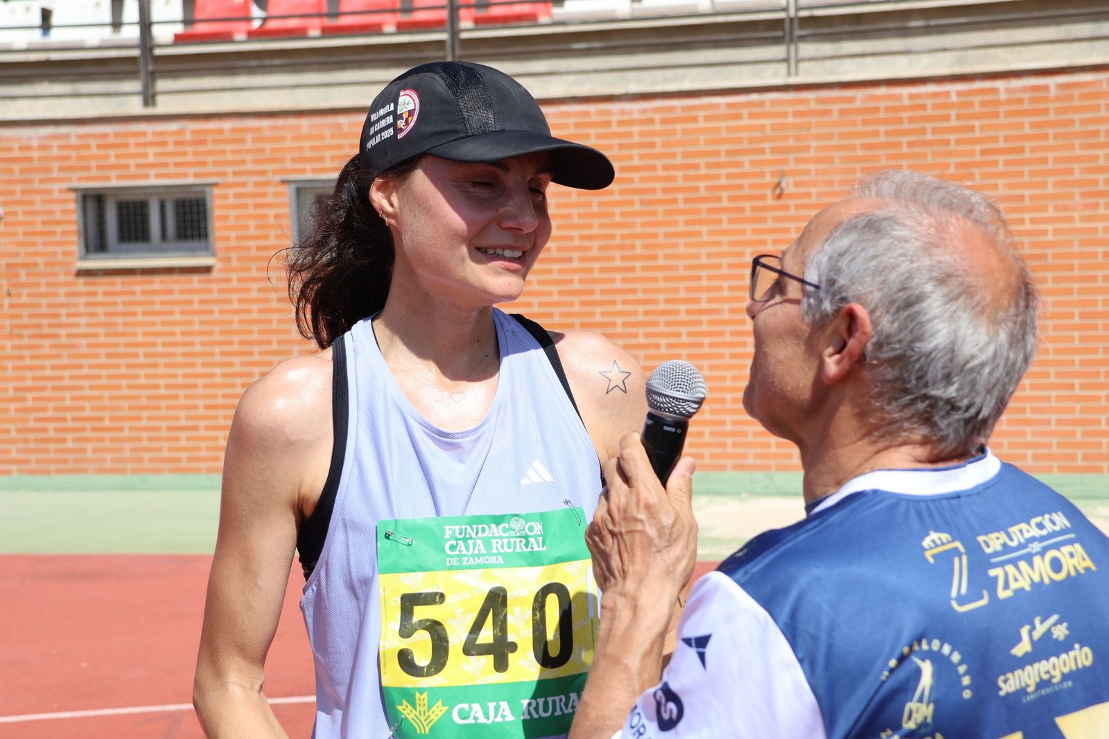 GALERÍA | Revive en imágenes la llegada a meta de los atletas en la Media Maratón de Zamora