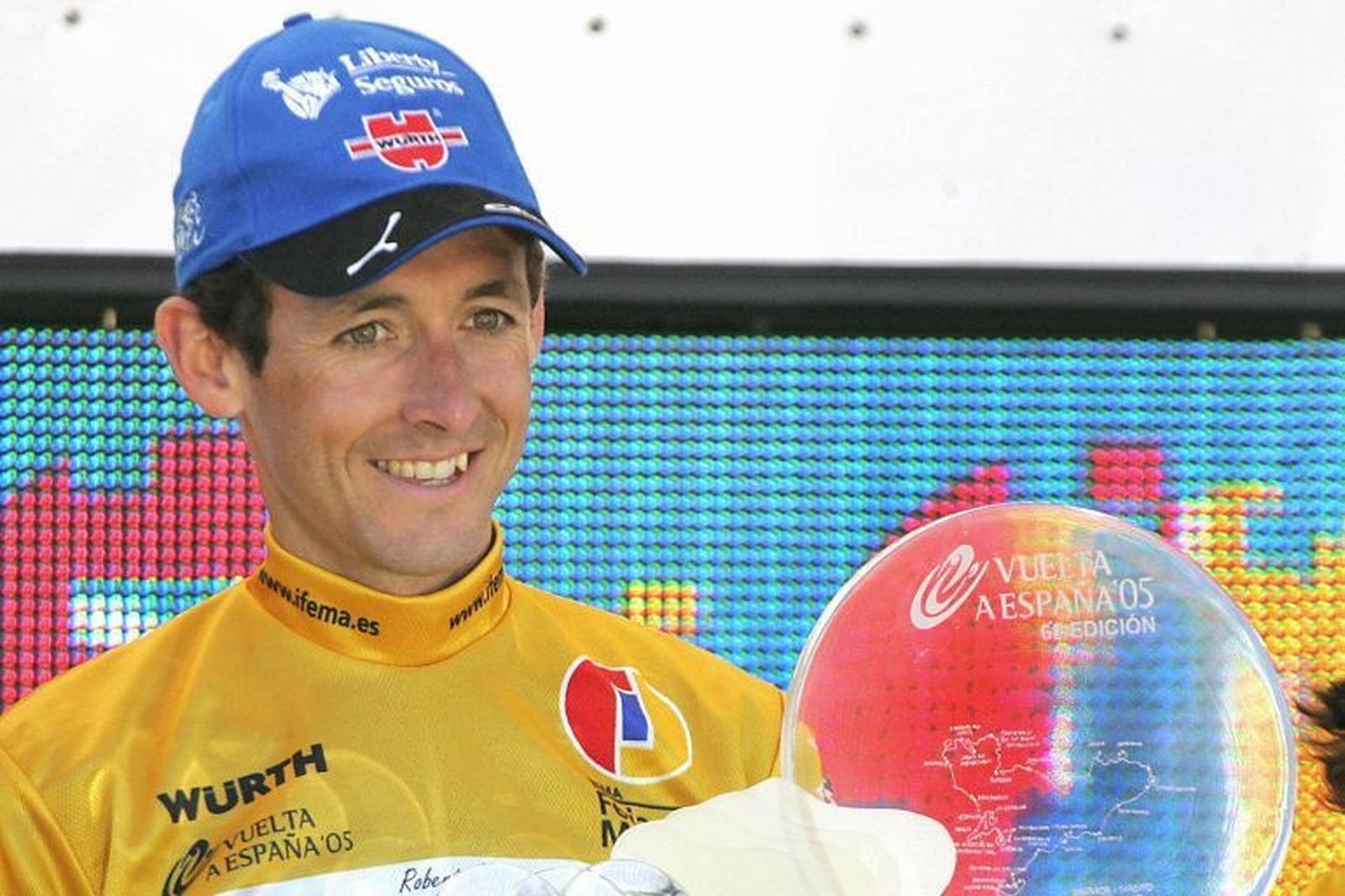 Roberto Heras, con el maillot amarillo de La Vuelta a España | FOTO DE ARCHIVO Roberto Heras, con el maillot amarillo de La Vuelta a España | FOTO DE ARCHIVO