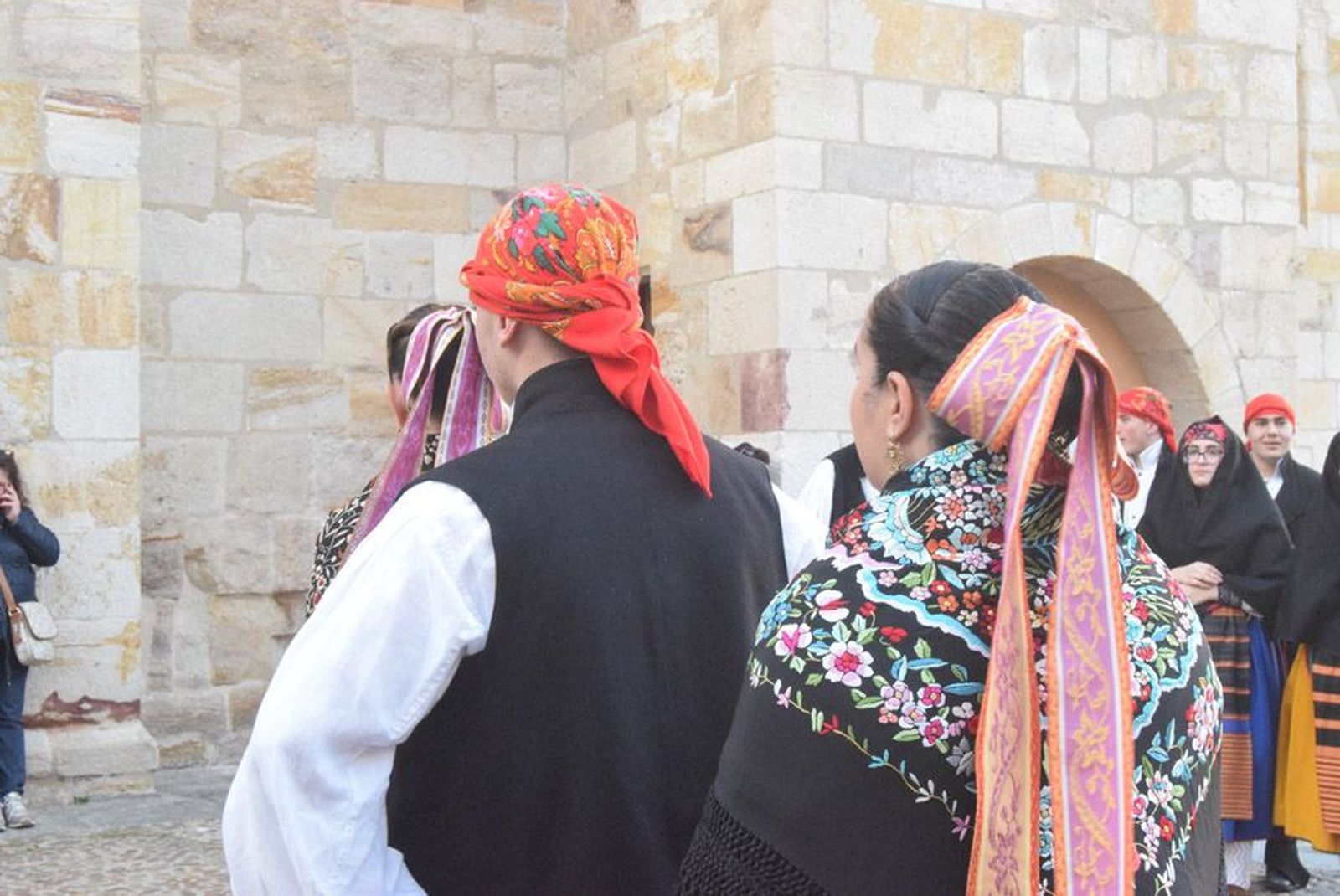 las-candelas-vuelven-a-unir-la-iglesia-de-san-juan-con-la-de-san-vicente-44