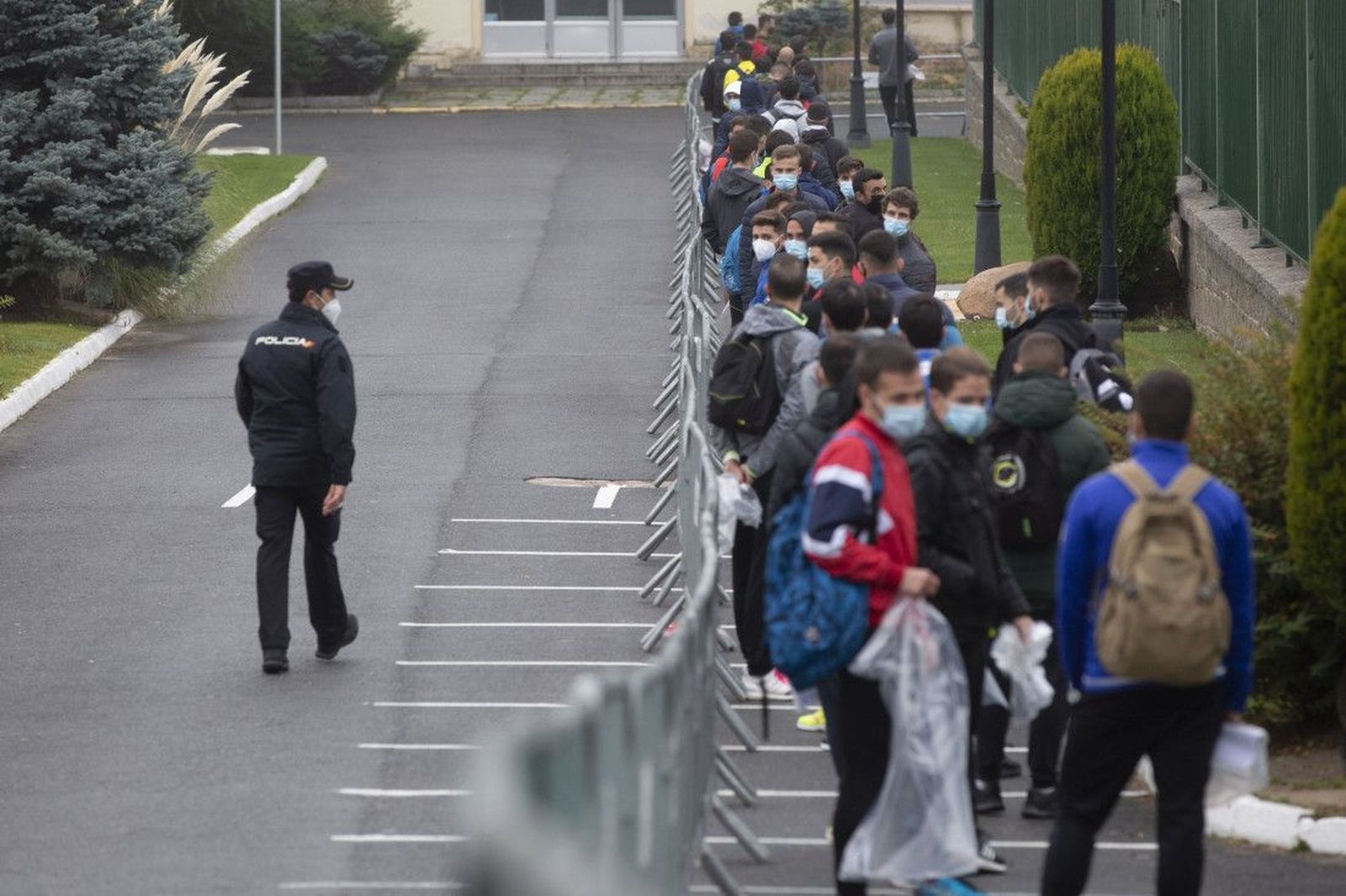 Tras el aluvión de quejas, la Policía Nacional rebaja al 3,5 la nota de corte del examen de ortografía