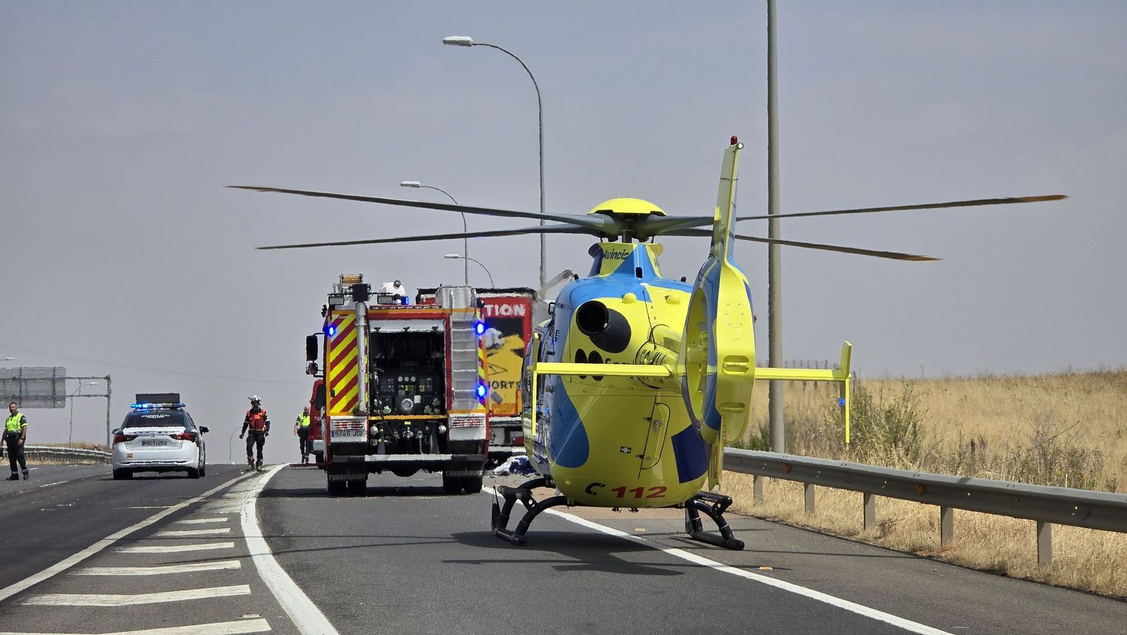 Un accidente entre dos camiones deja una persona inconciente en la A-62