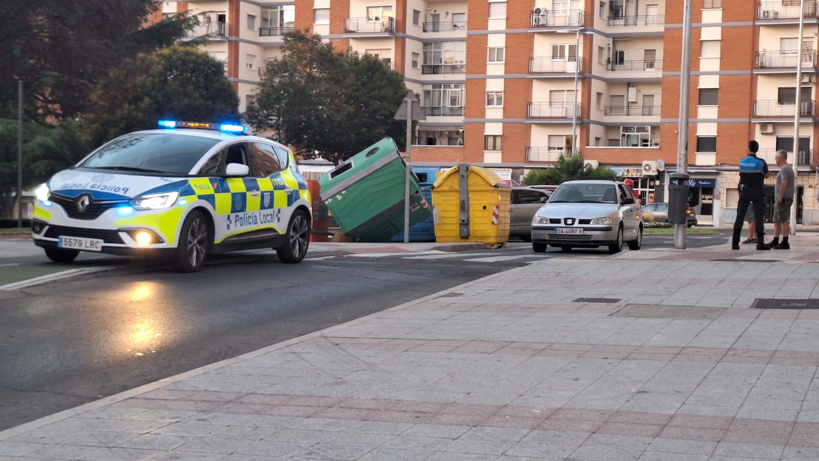 Policía Local en la avenida Alfonso de Castro