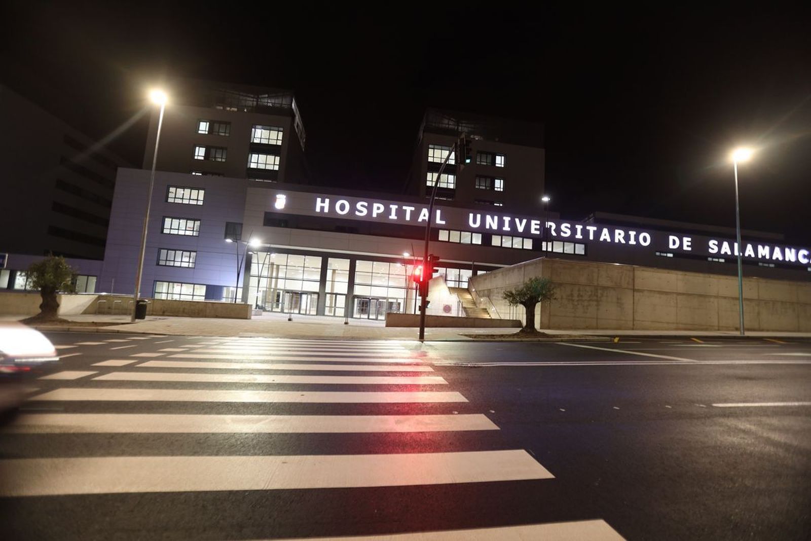 Nuevo hospital de Salamanca de noche