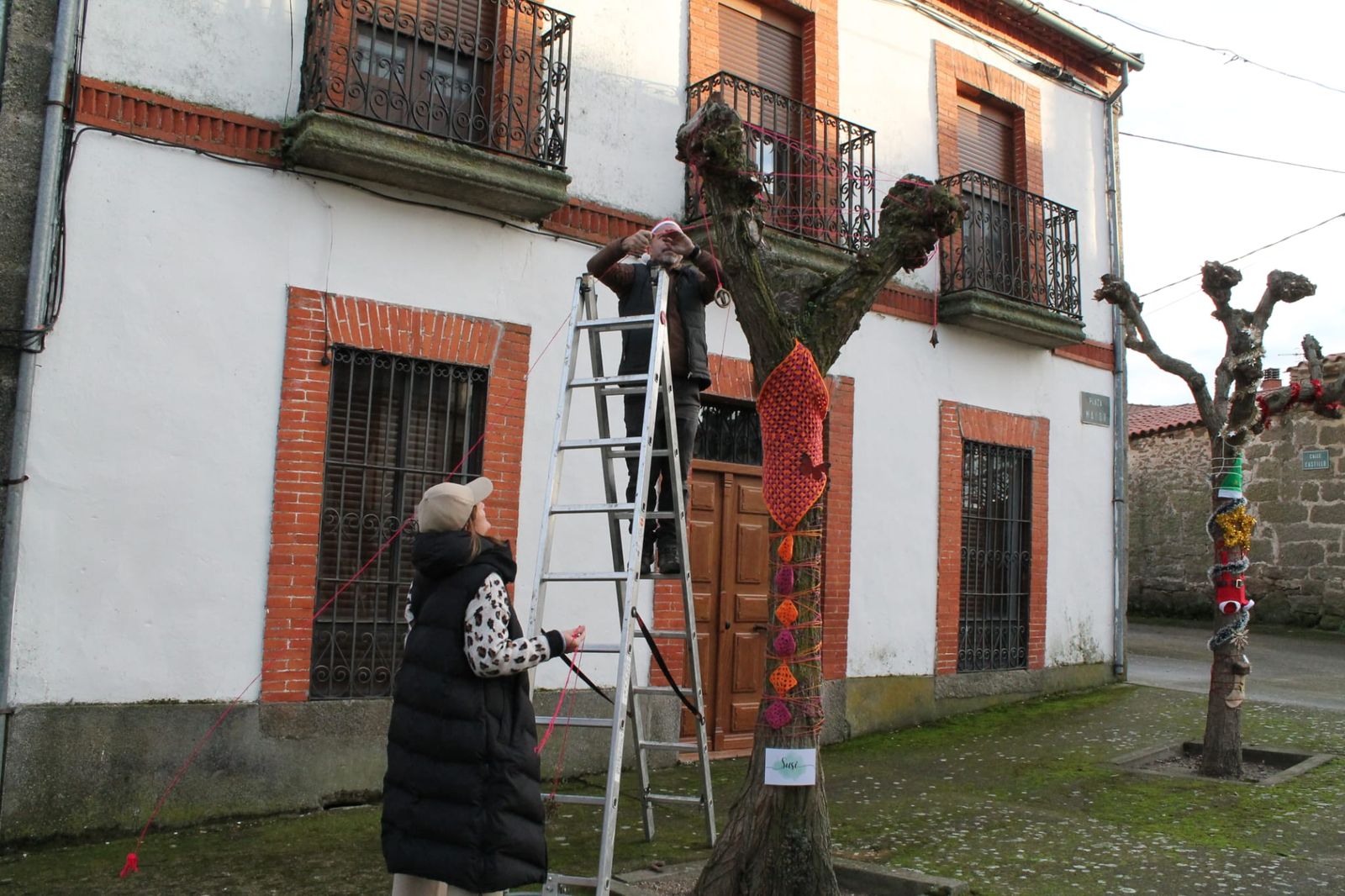 los-vecinos-decoran-roelos-de-sayago-por-navidad-16