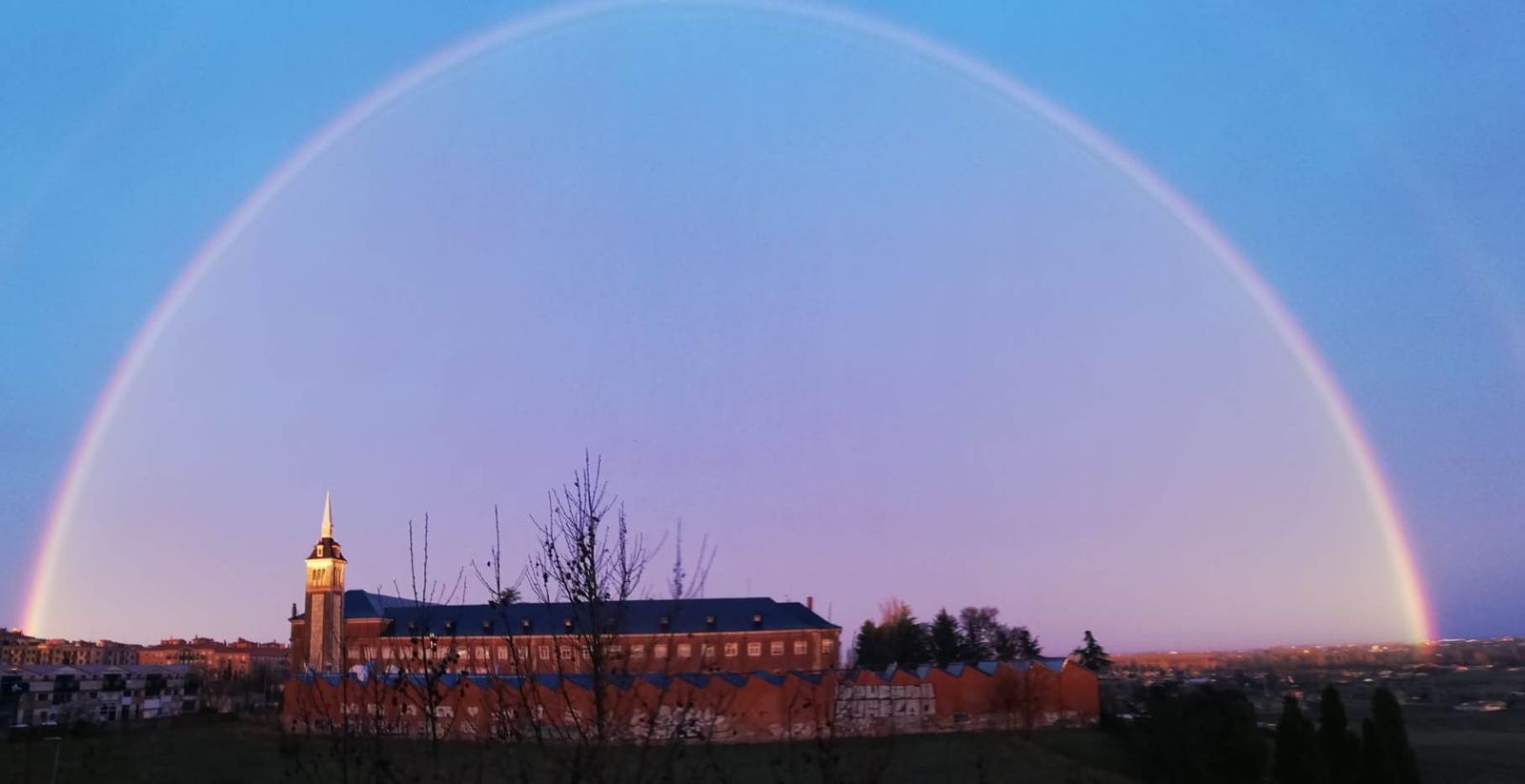 Arco iris sobre El Rollo
